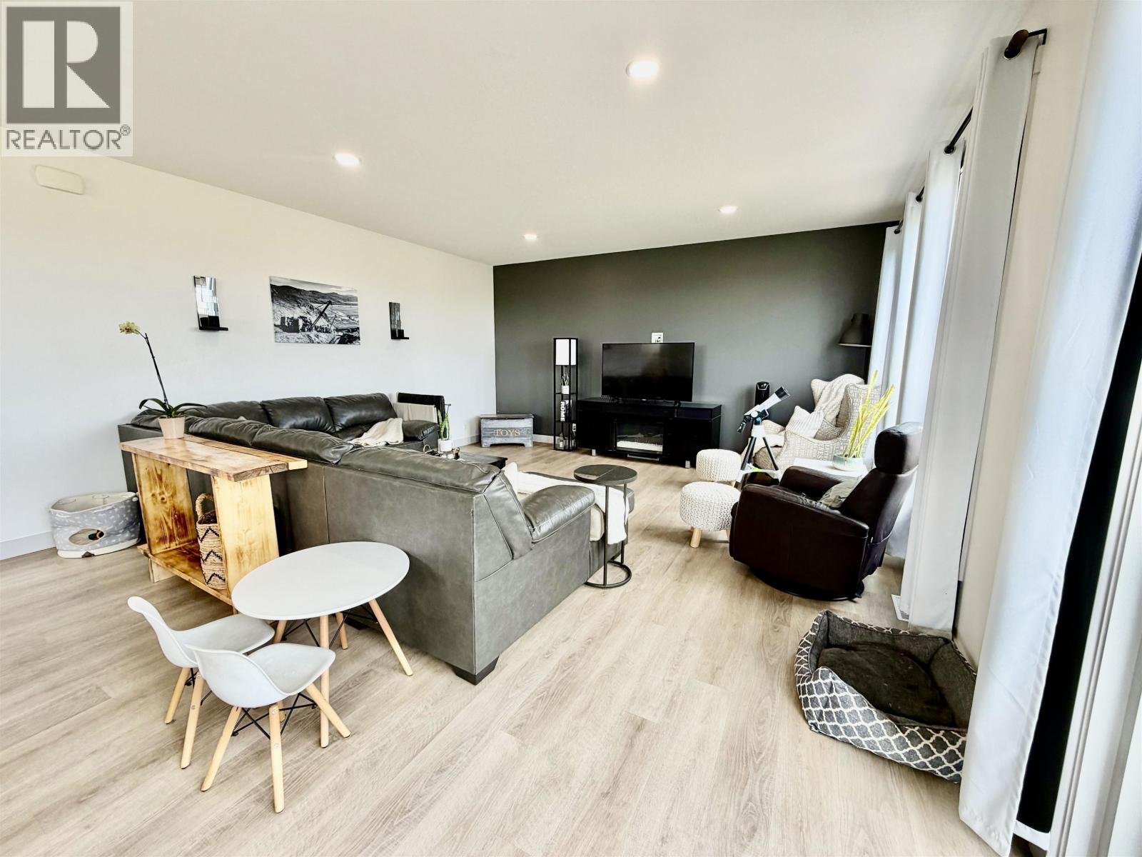 8107 81A STREET - 6