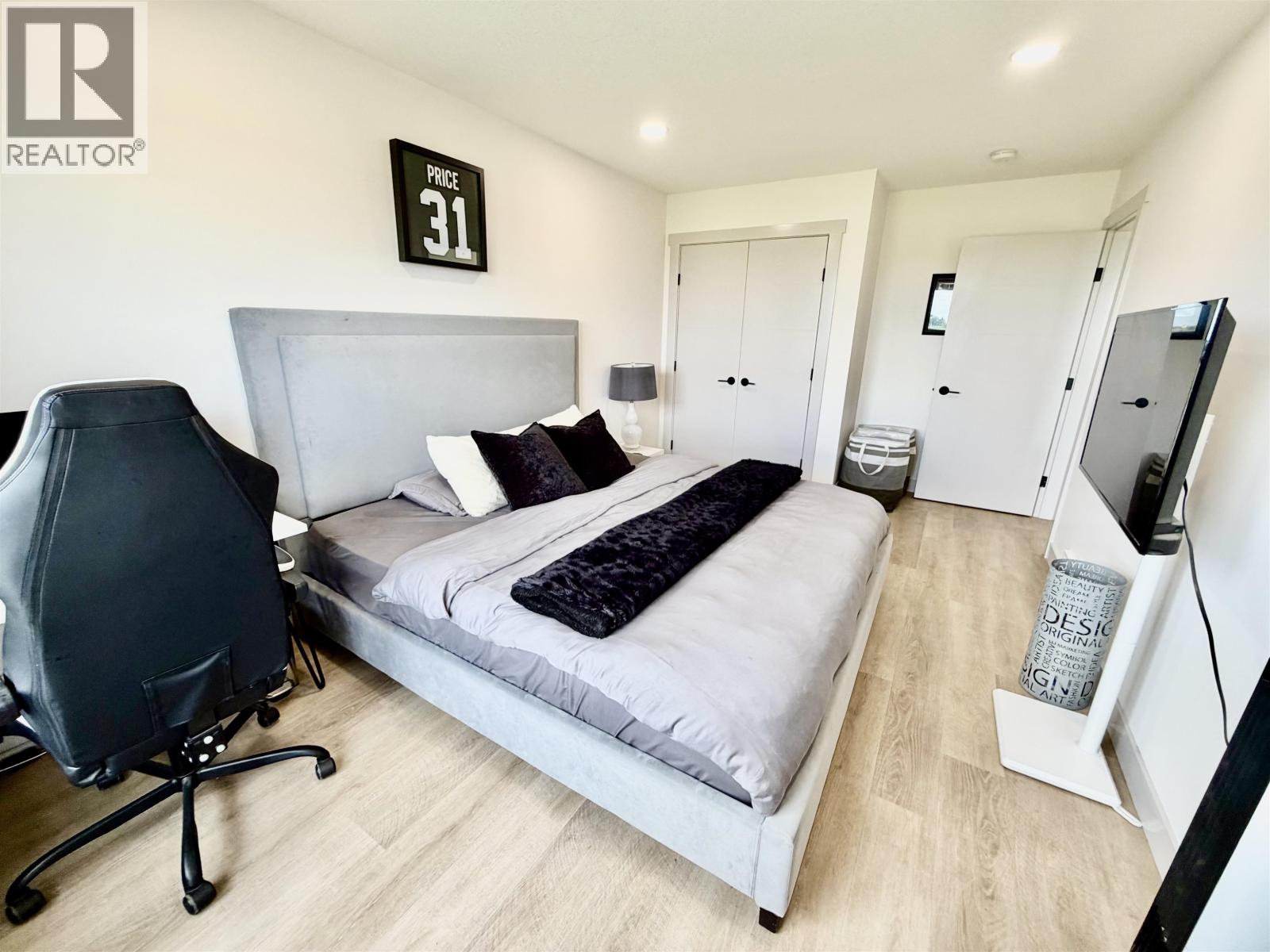 8107 81A STREET - 26