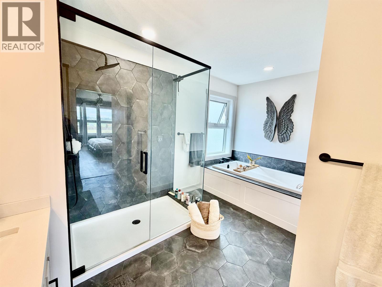 8107 81A STREET - 36
