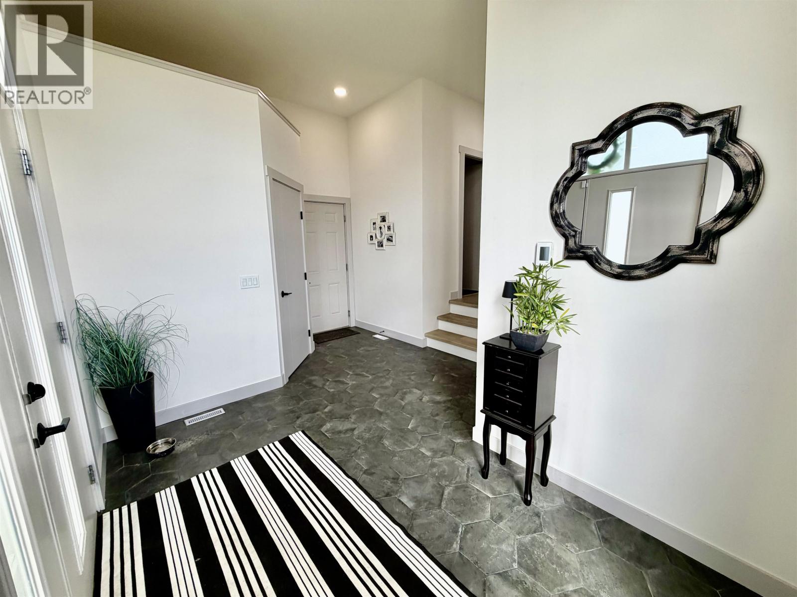 8107 81A STREET - 33
