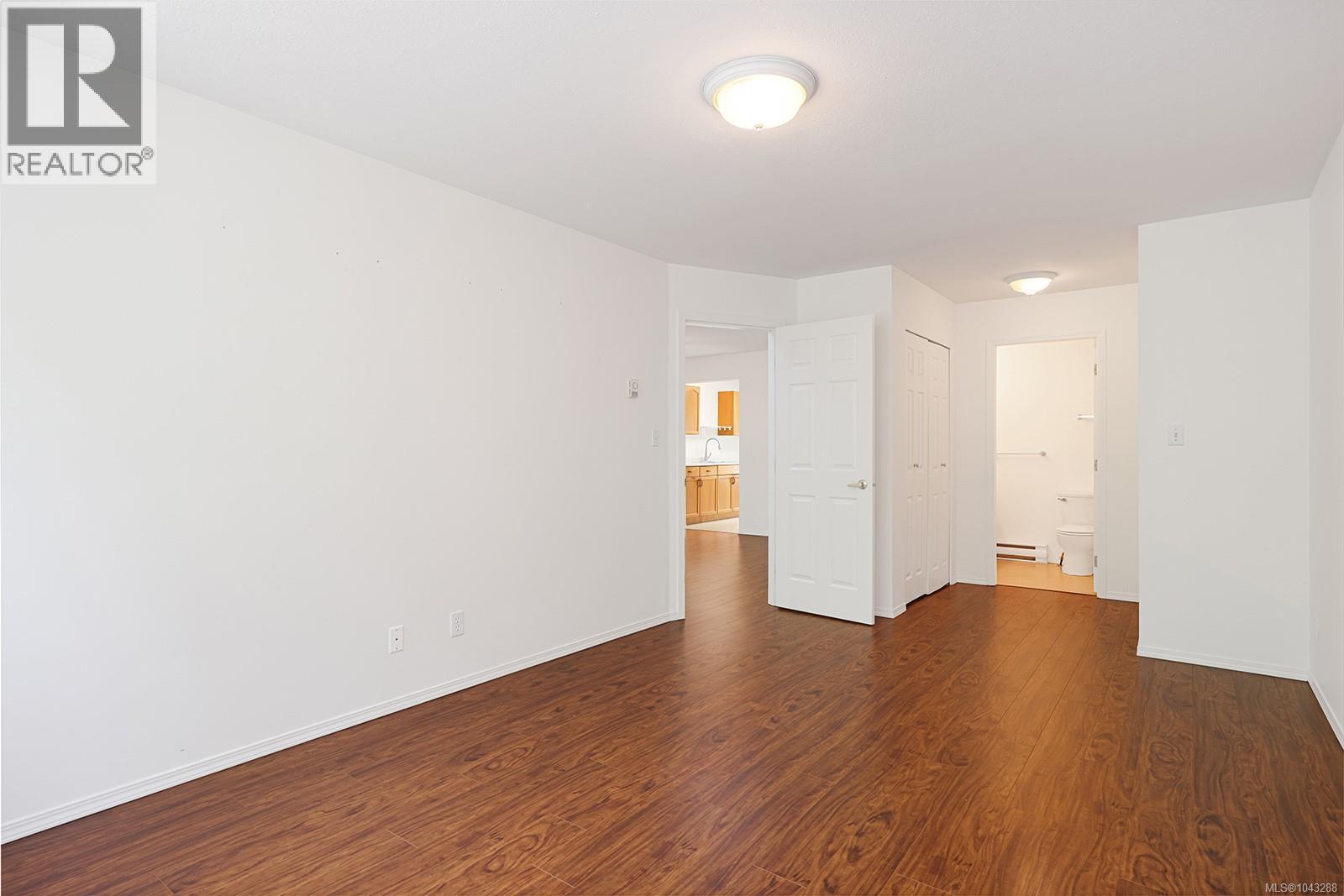 #3 3355 First St - 13