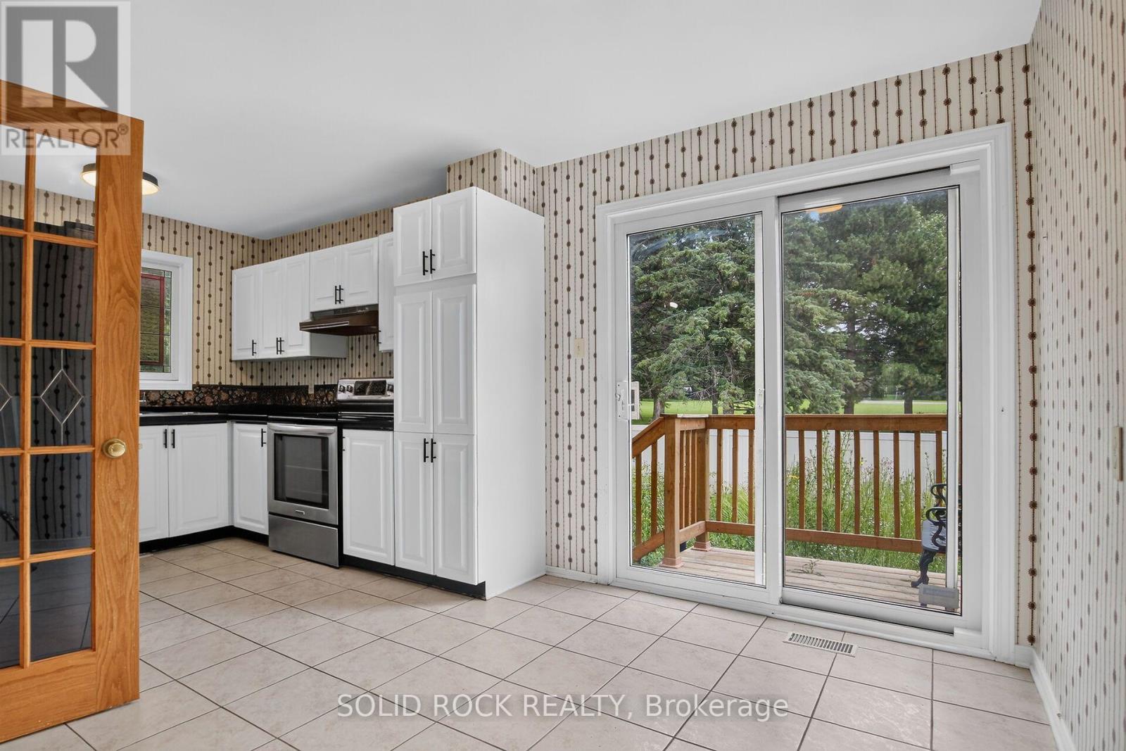54 HUNTSMAN CRESCENT - 11