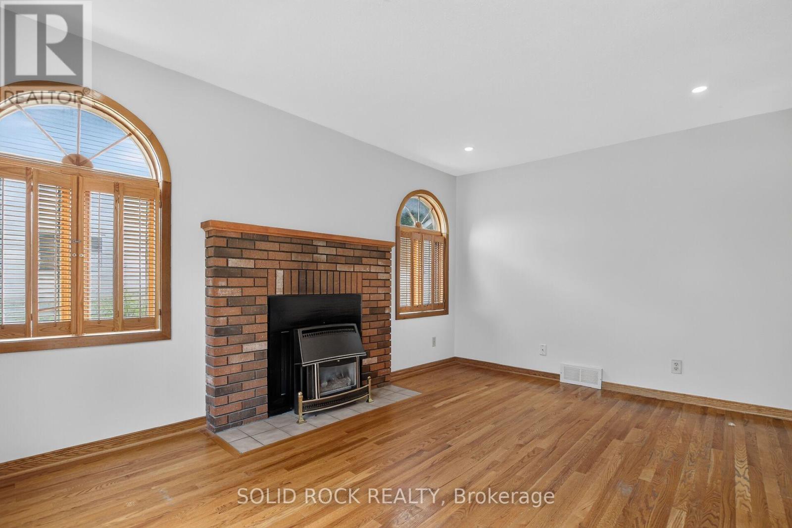 54 HUNTSMAN CRESCENT - 15