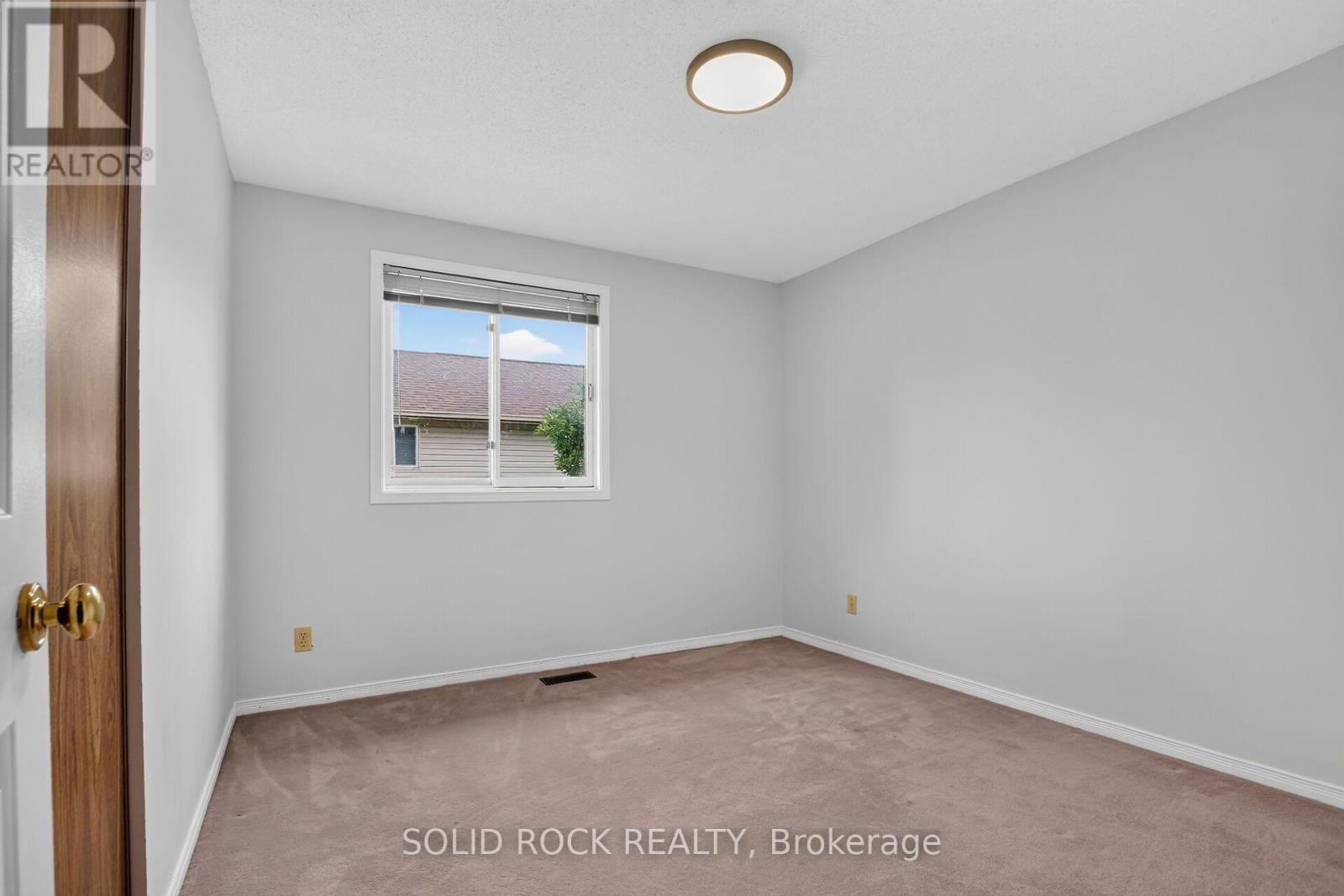 54 HUNTSMAN CRESCENT - 22