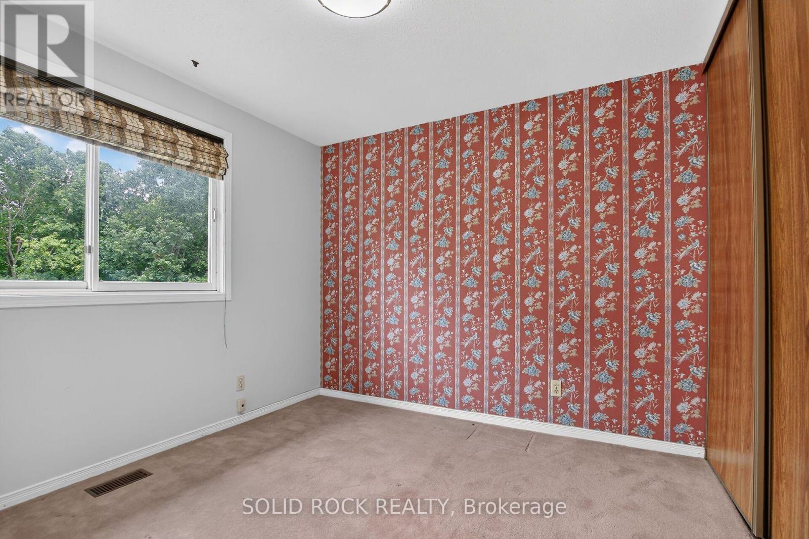 54 HUNTSMAN CRESCENT - 25