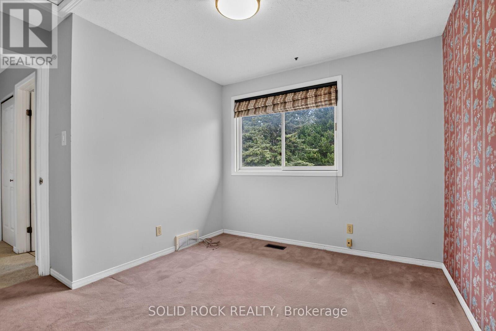 54 HUNTSMAN CRESCENT - 26