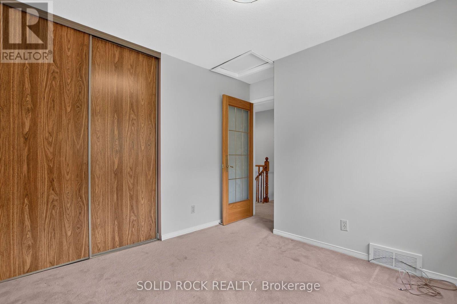 54 HUNTSMAN CRESCENT - 27