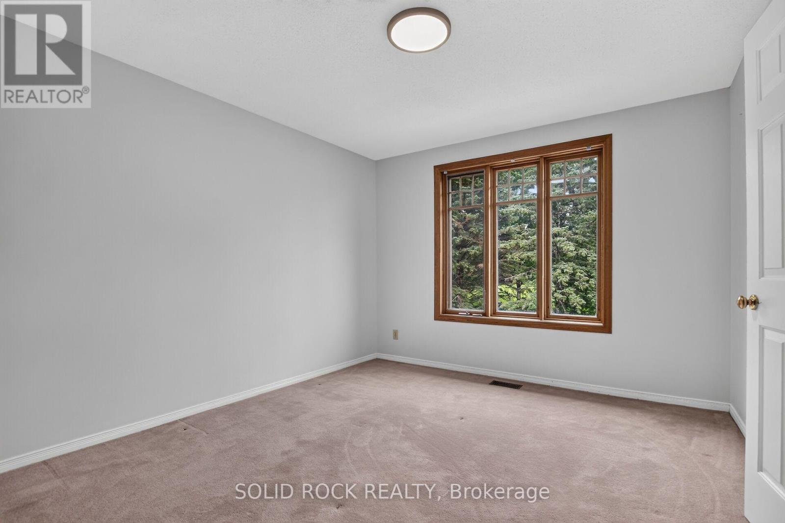 54 HUNTSMAN CRESCENT - 28