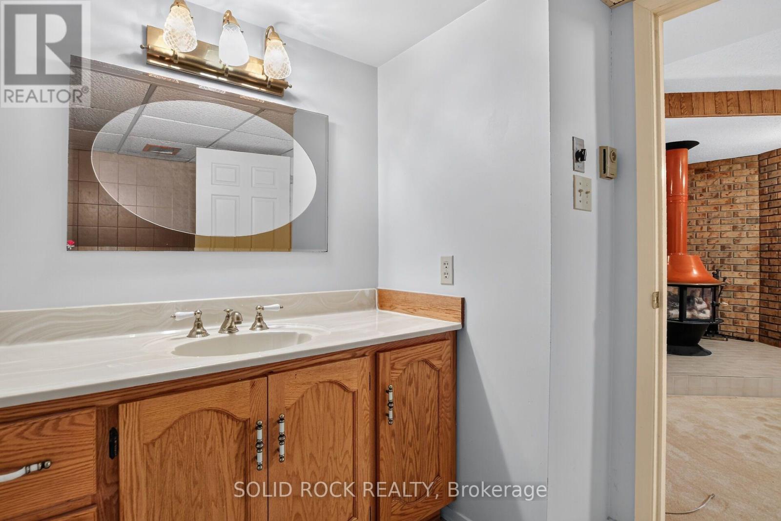 54 HUNTSMAN CRESCENT - 32
