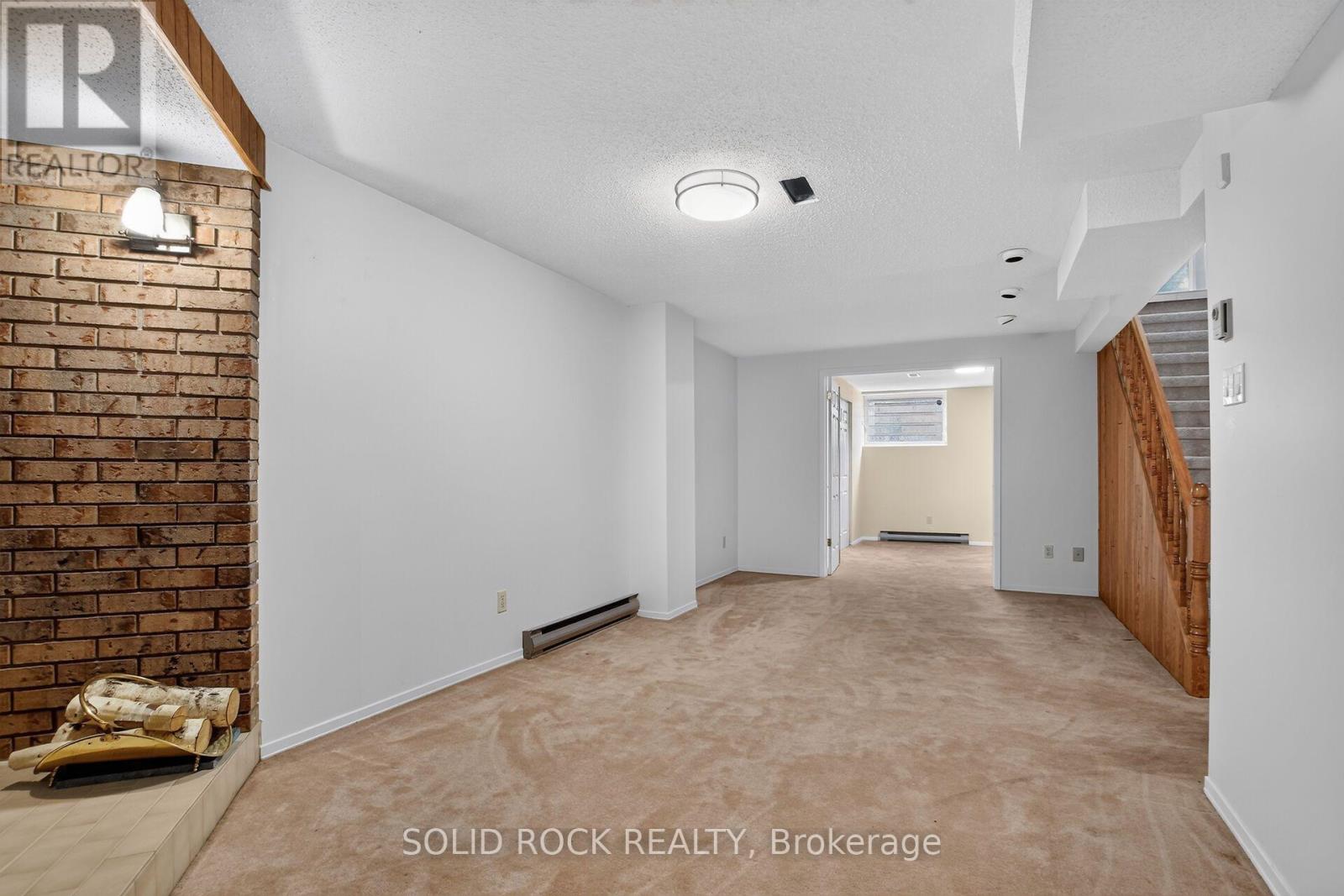 54 HUNTSMAN CRESCENT - 33