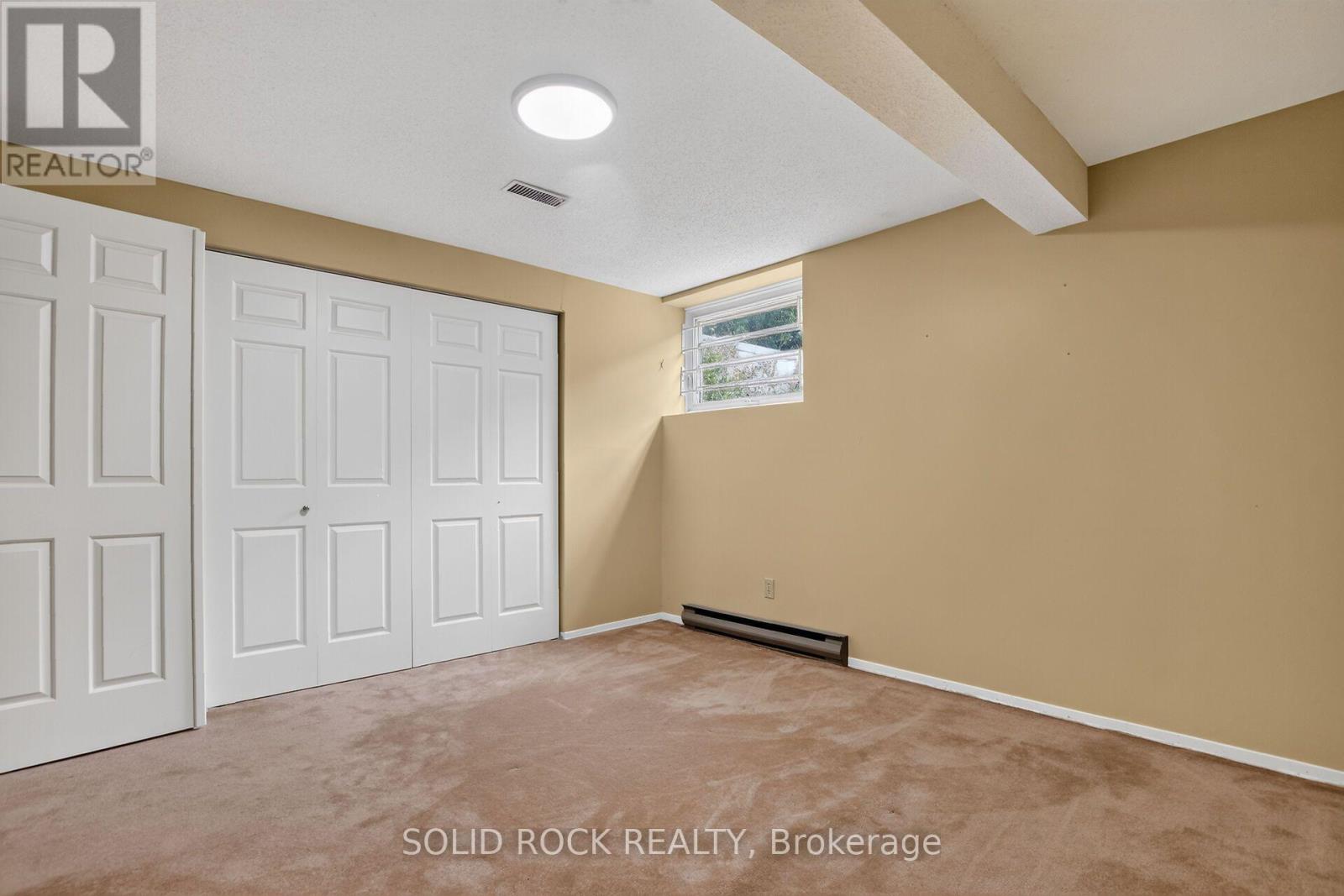 54 HUNTSMAN CRESCENT - 40