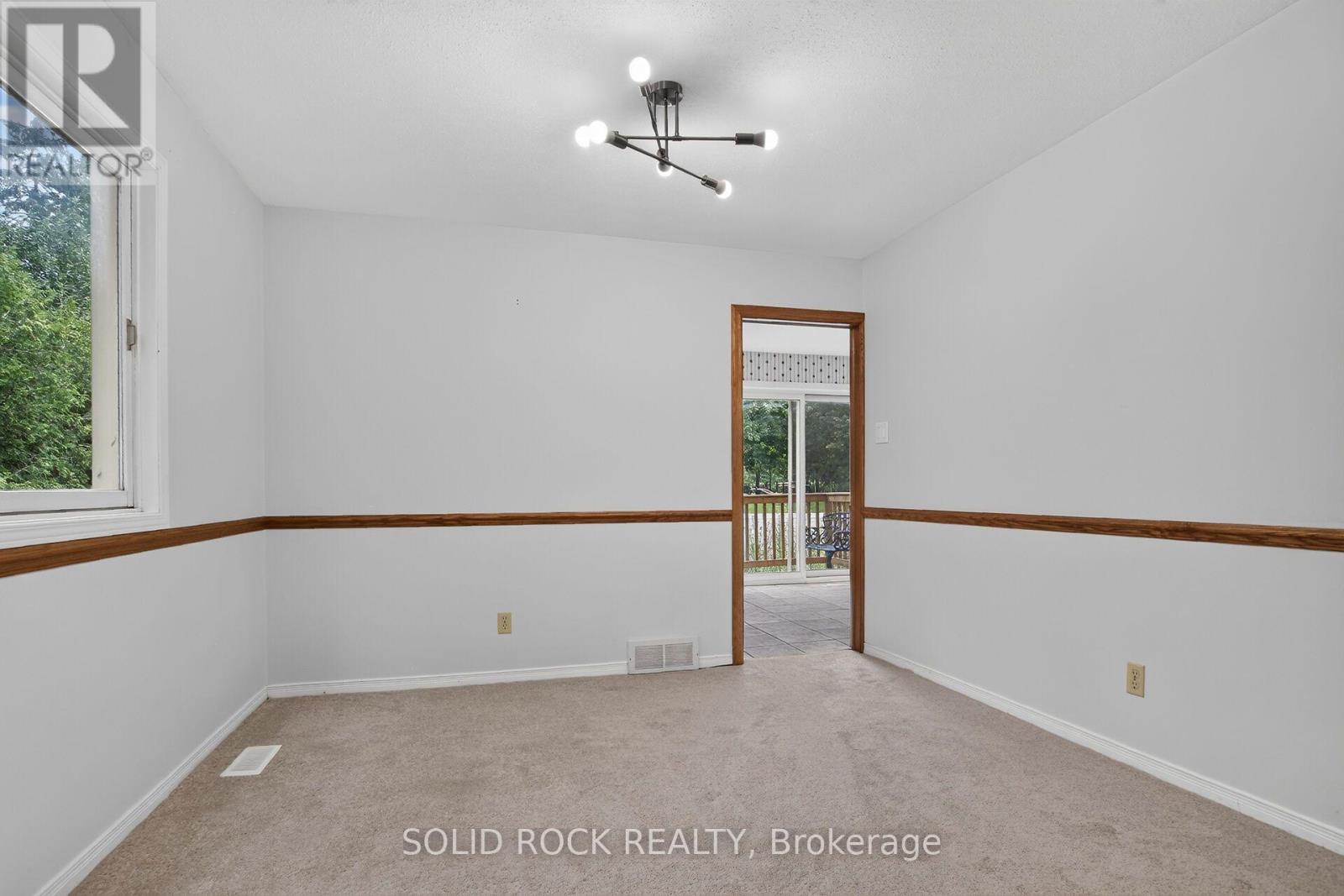 54 HUNTSMAN CRESCENT - 7