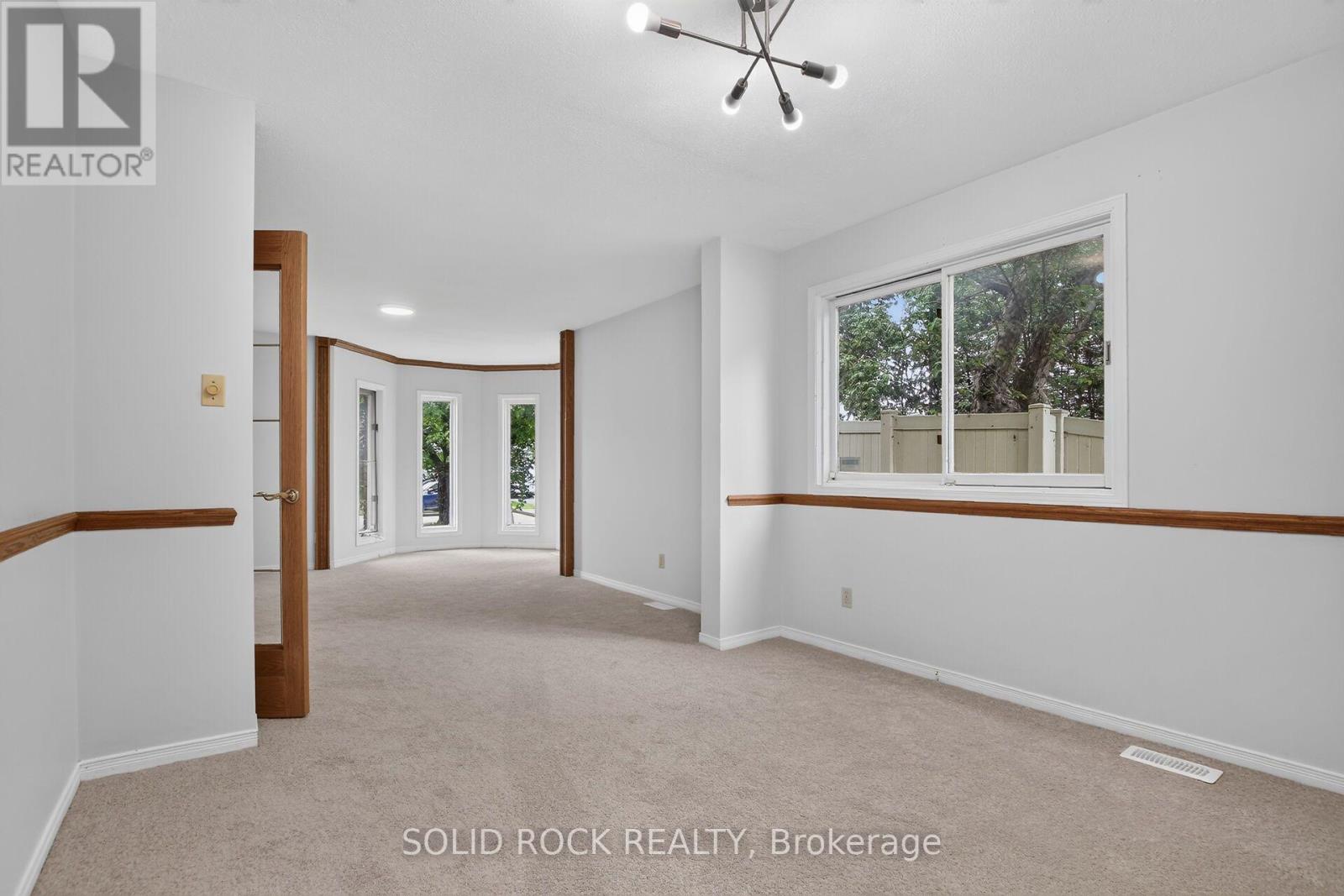 54 HUNTSMAN CRESCENT - 9