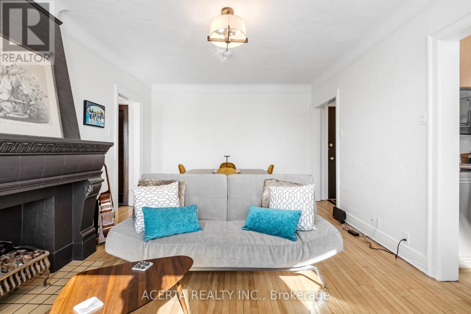 26 – 612 BANK STREET, Ottawa. Luxury613. By Peter Sagos - Image 11