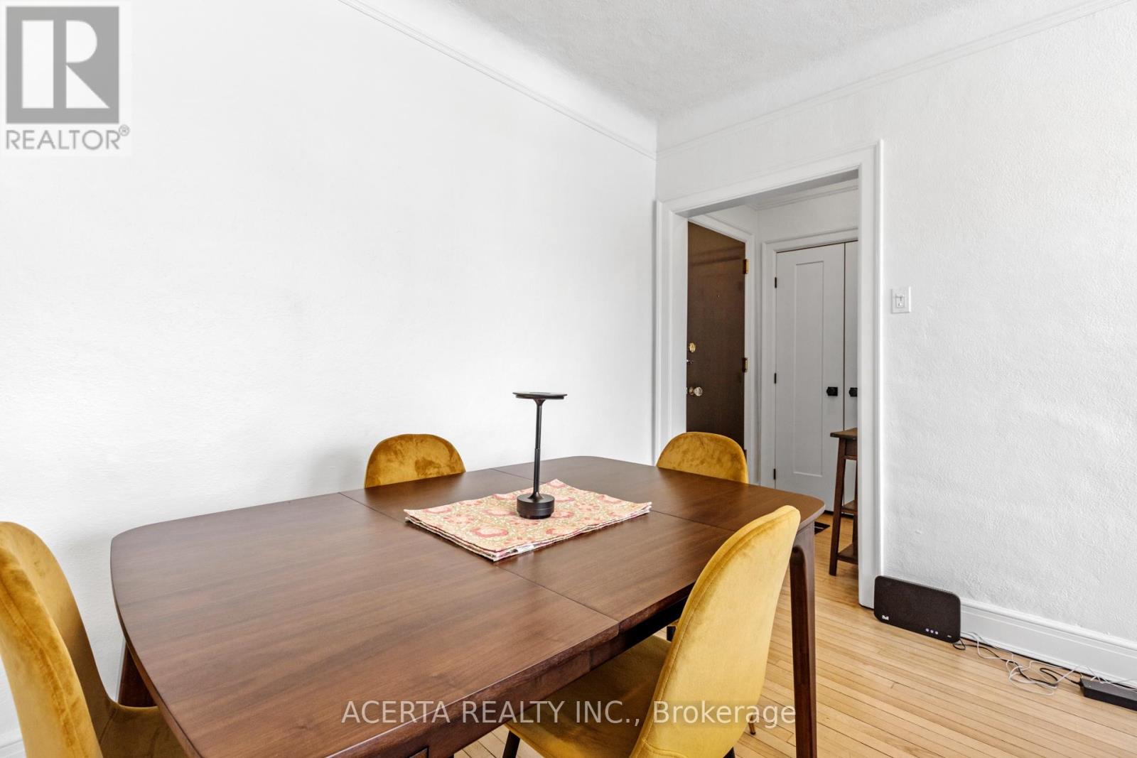 26 – 612 BANK STREET, Ottawa. Luxury613. By Peter Sagos - Image 9