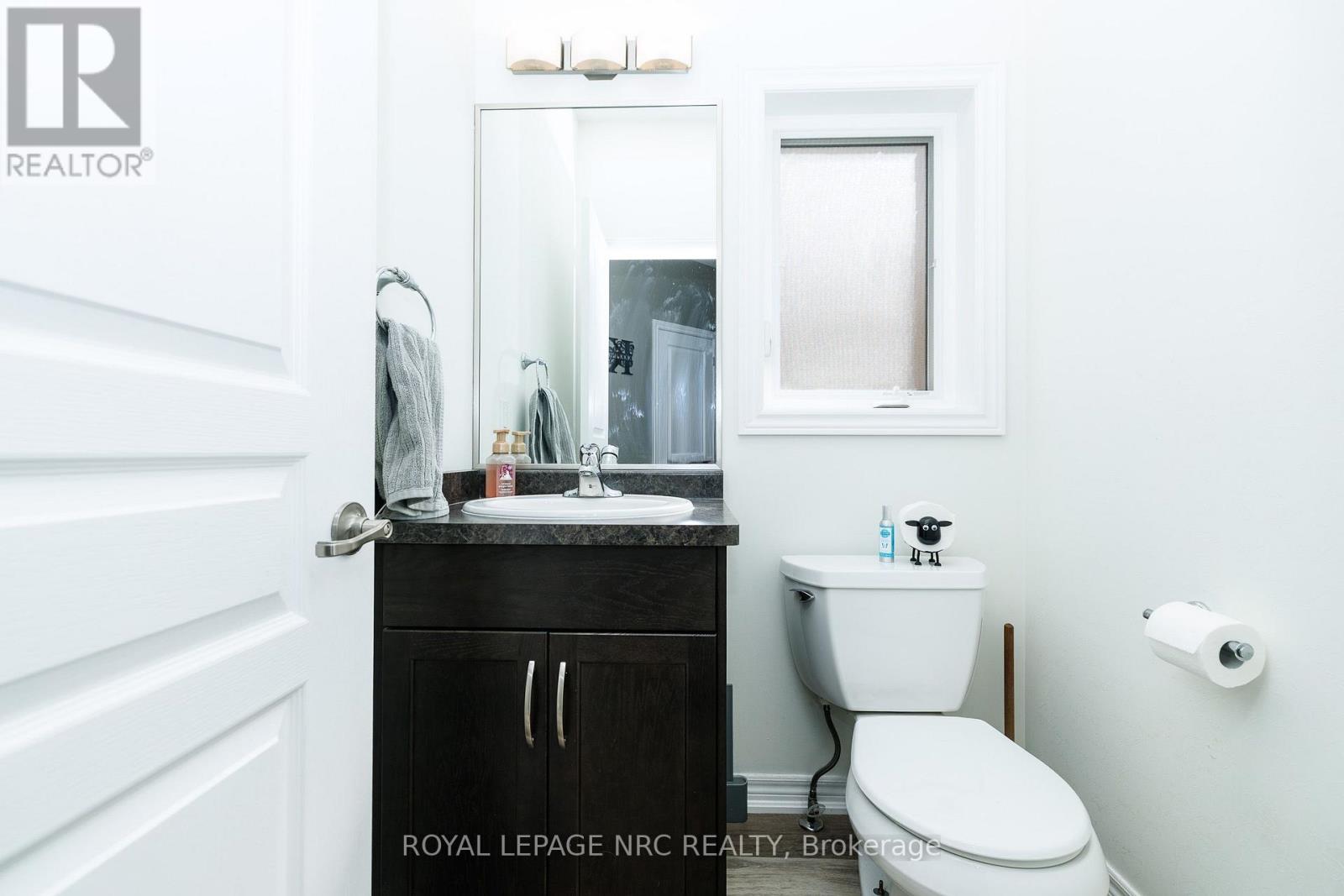 12 WILFRID LAURIER CRESCENT - Image 14