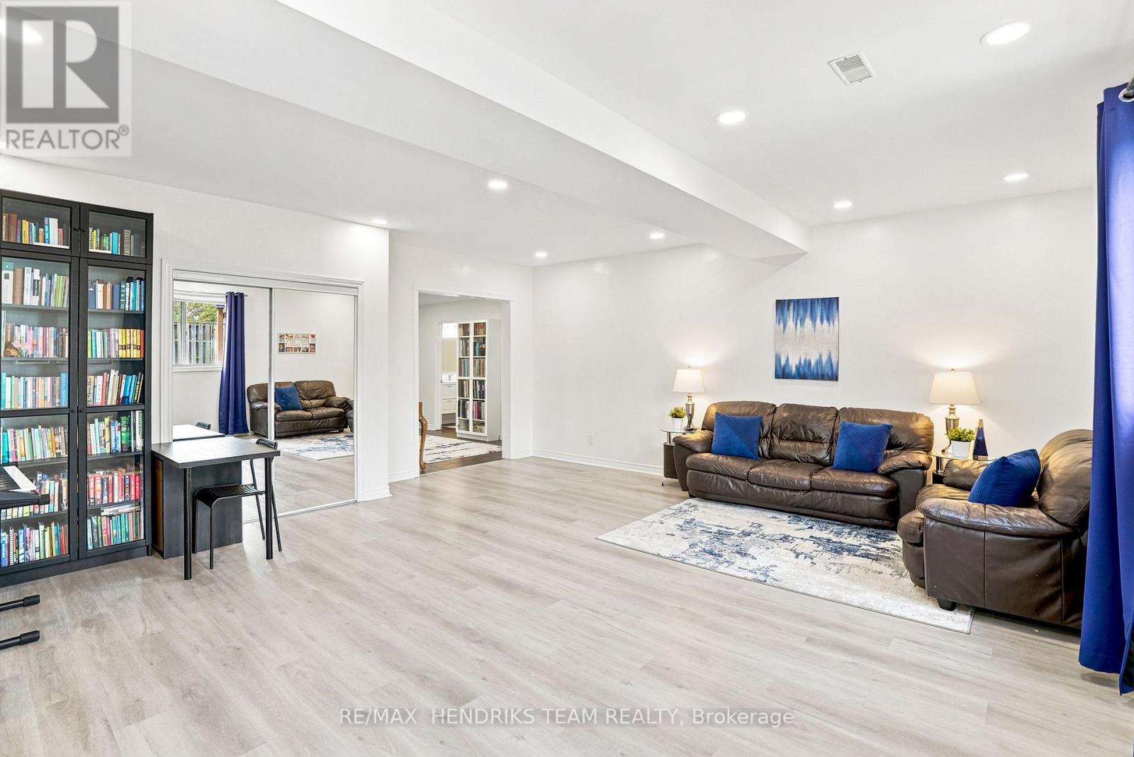 7032 KELLY DRIVE - 21