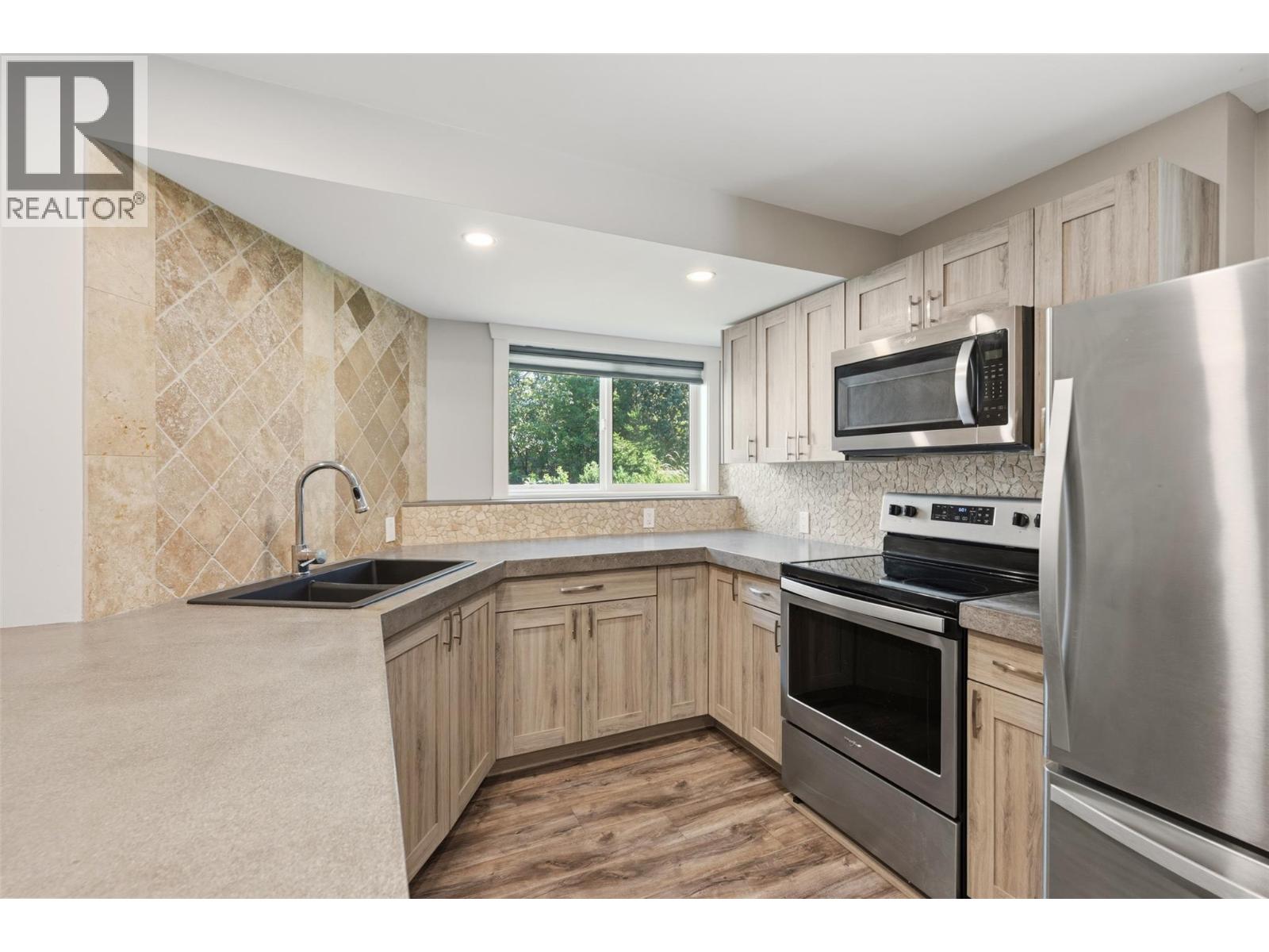 28 Huth Avenue - 31