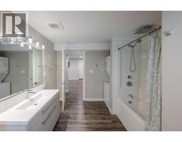 28 Huth Avenue, Penticton, BC V2A7S8 Photo 35