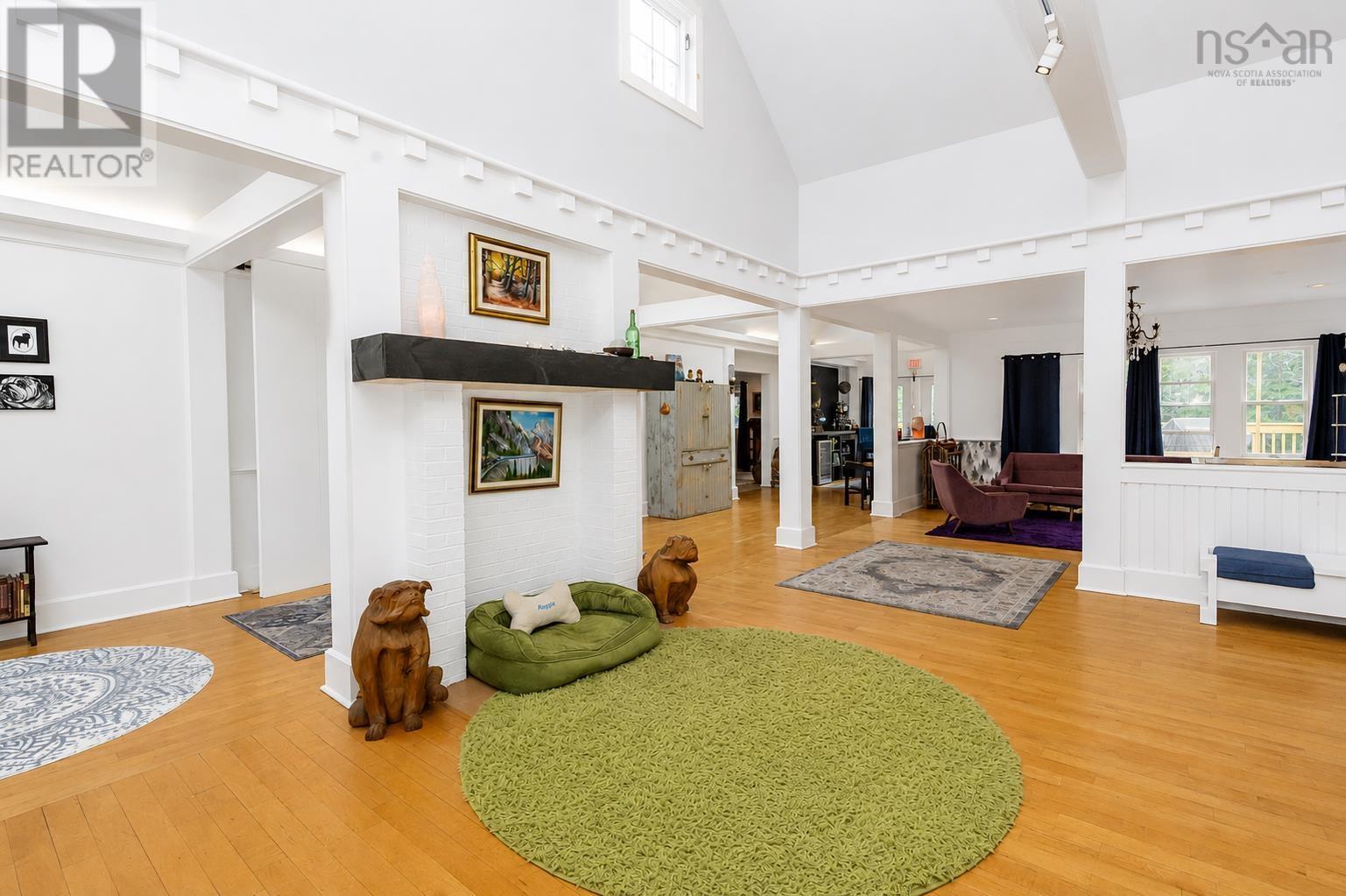 8077 East Bay Highway - 18