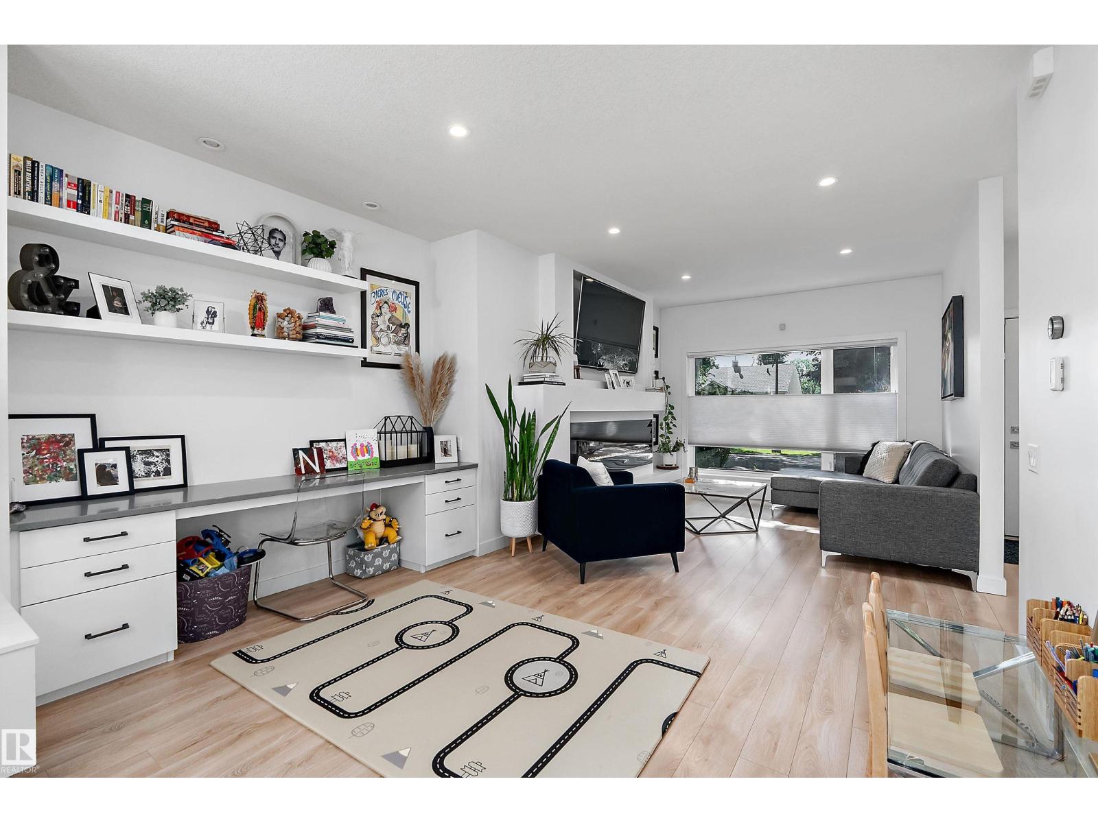 11413 126 ST NW - 10