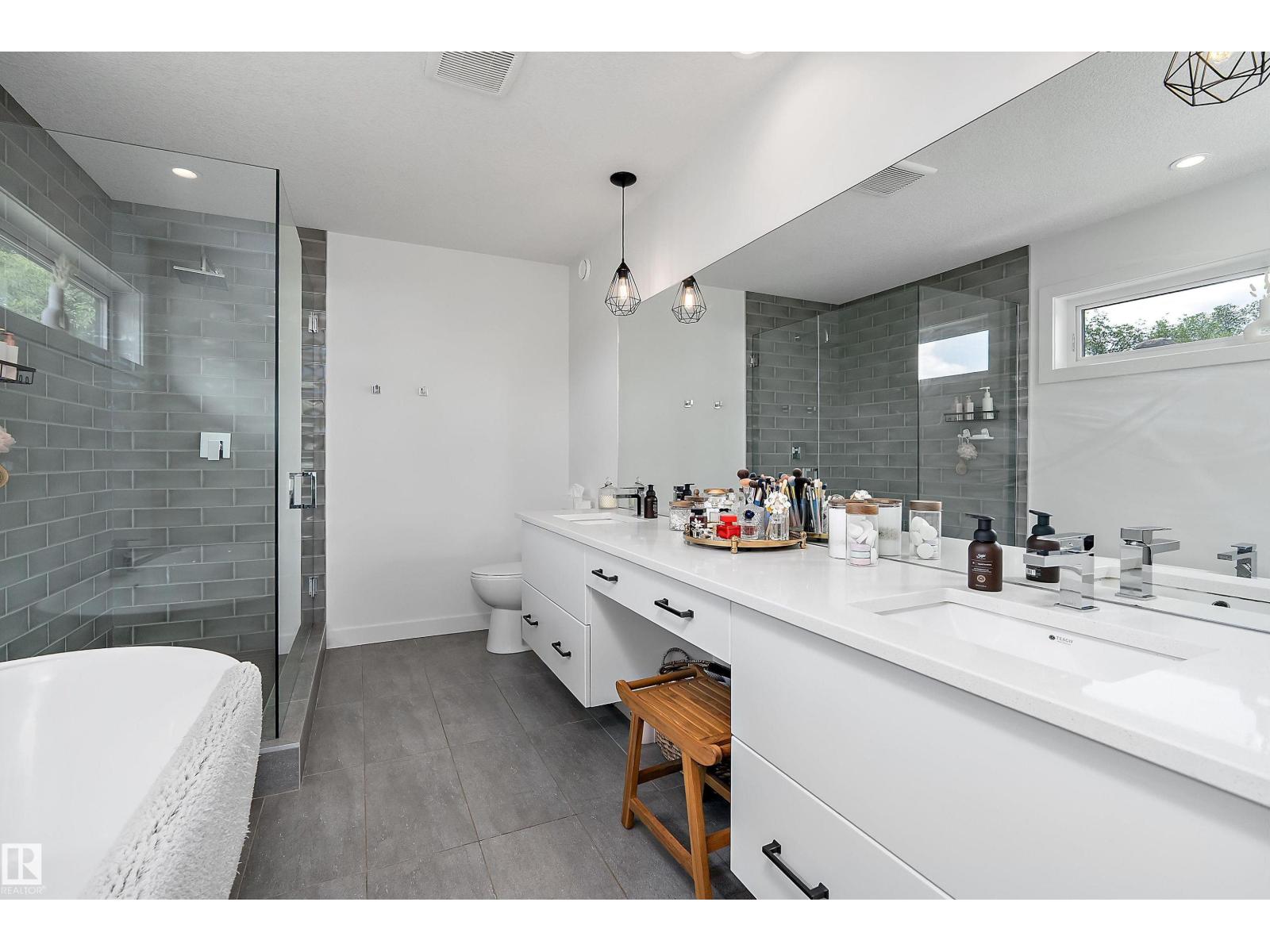11413 126 ST NW - 39