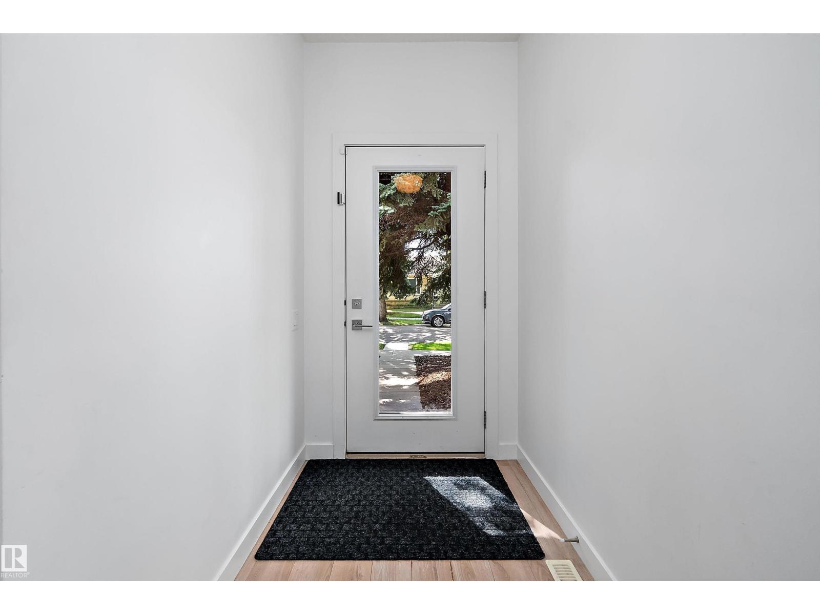 11413 126 ST NW - 4