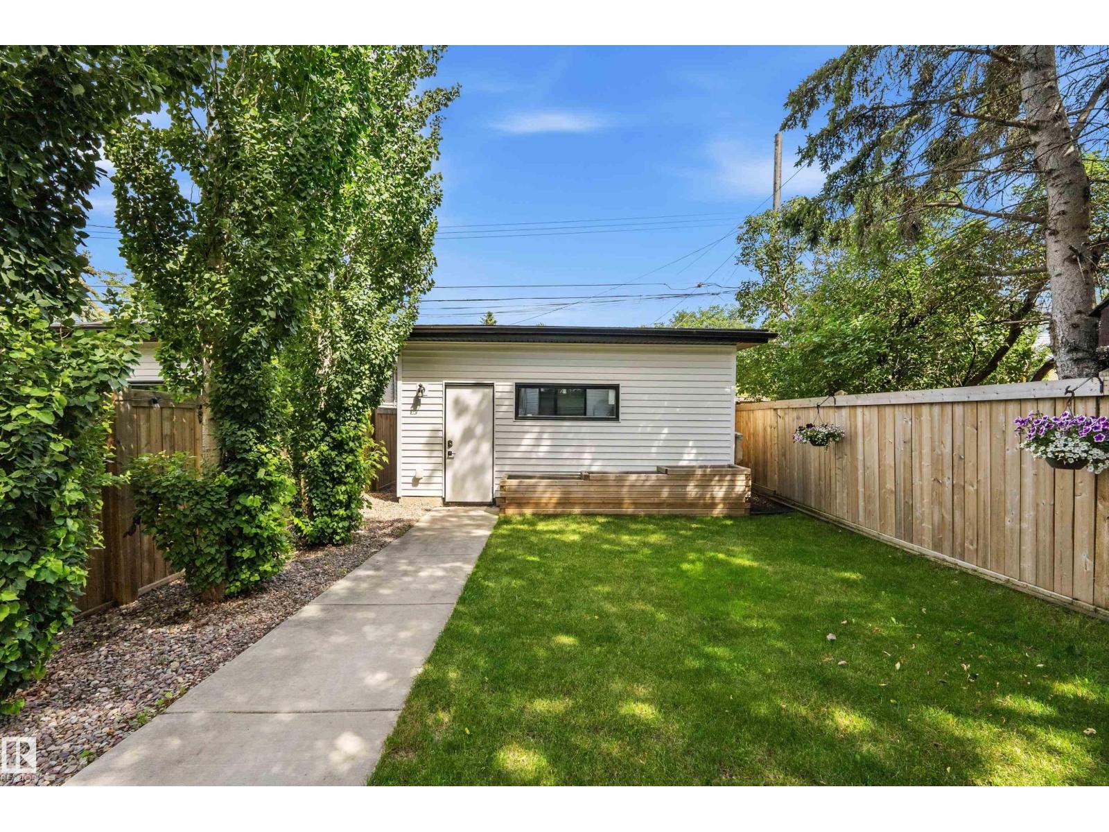 11413 126 ST NW - 55
