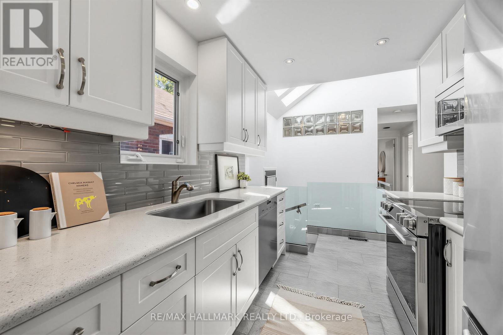 16 CRESTLAND AVENUE - 14