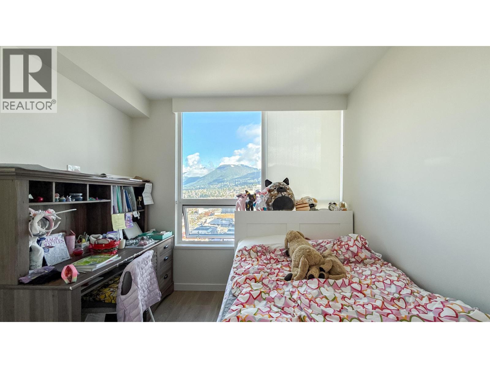 1607 125 E 14TH STREET, North Vancouver
