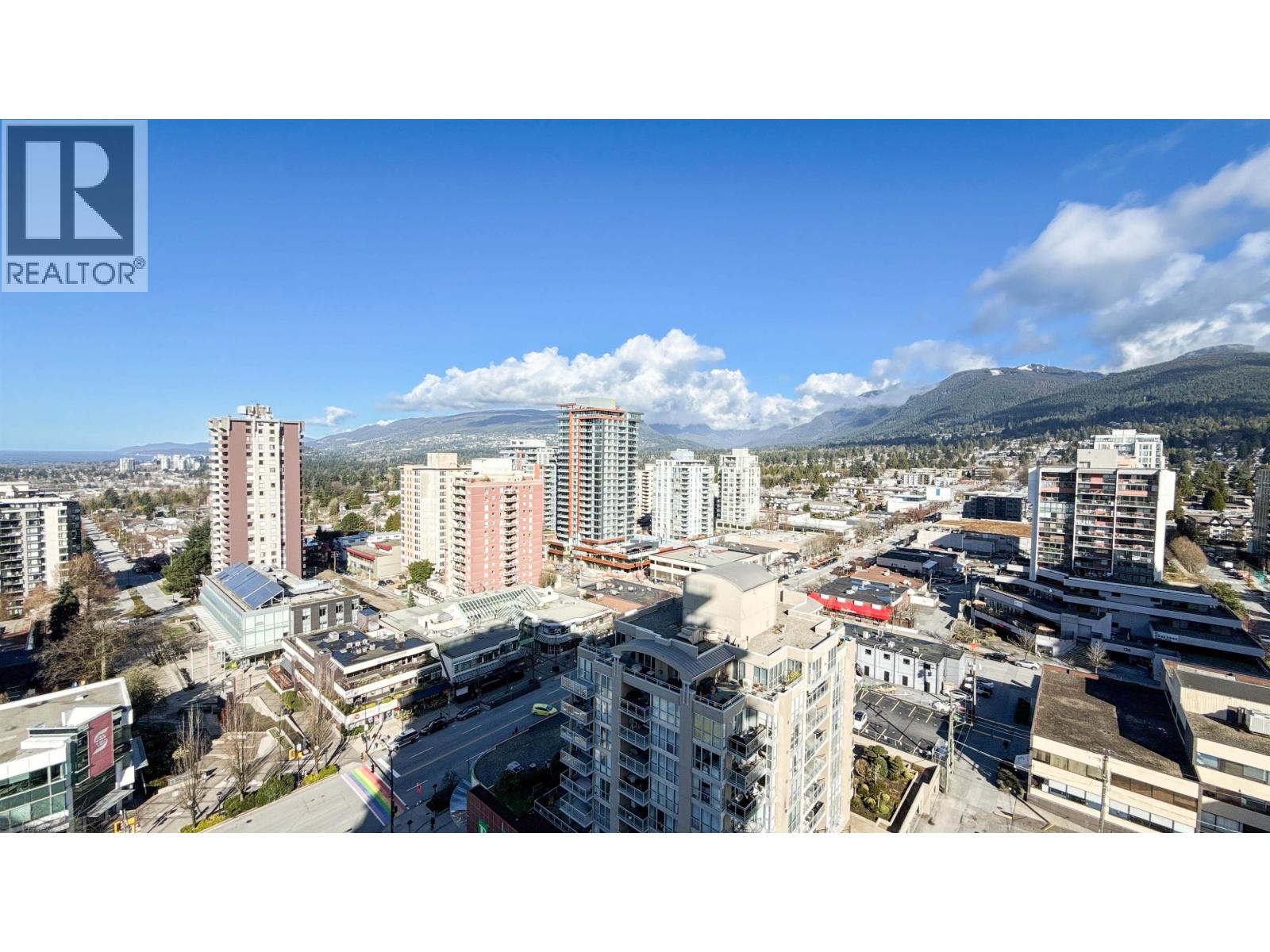 1607 125 E 14TH STREET, North Vancouver