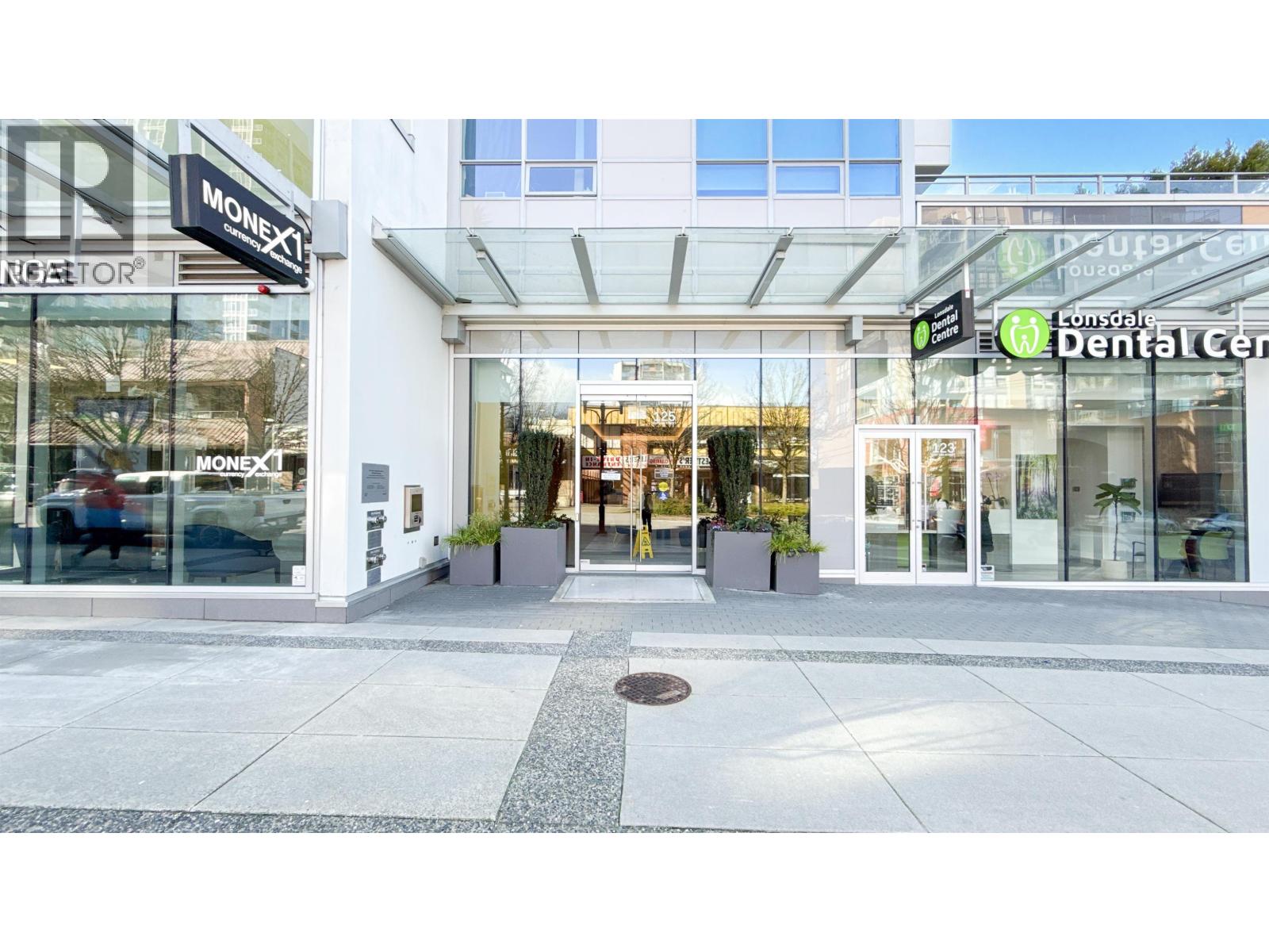 1607 125 E 14TH STREET, North Vancouver