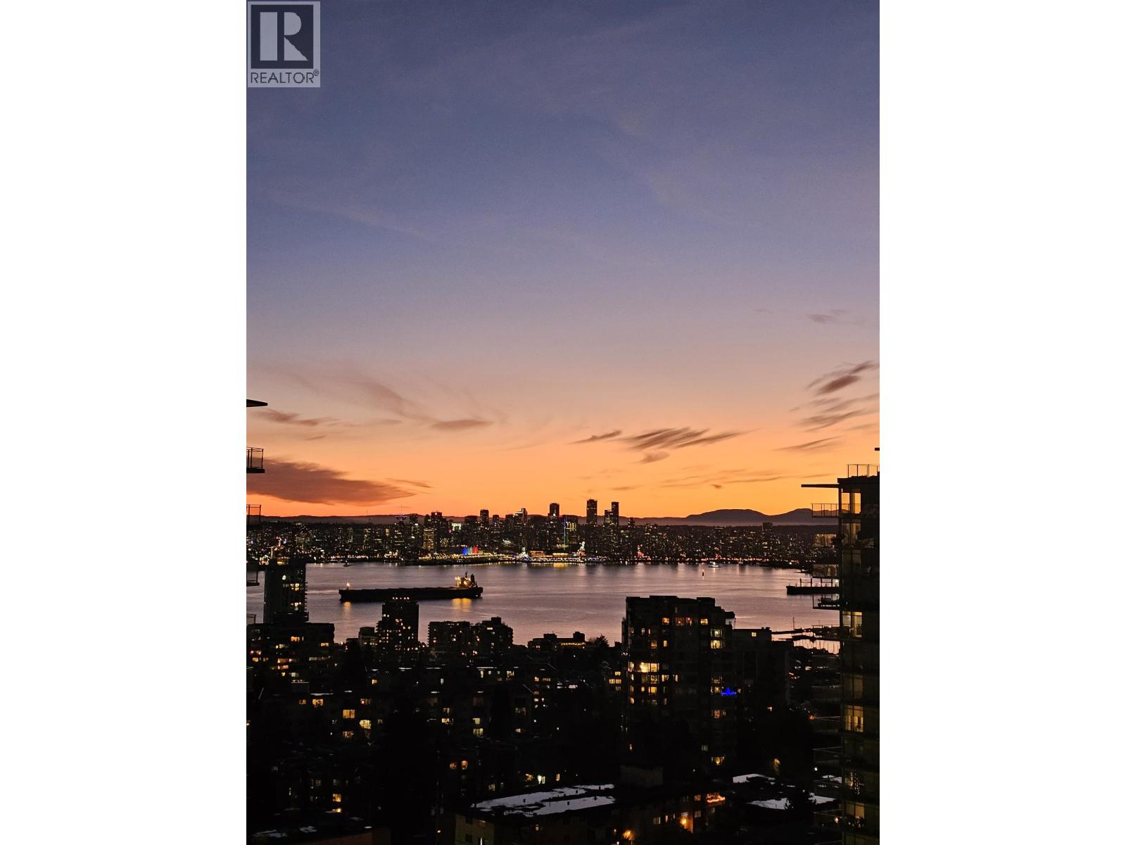 1607 125 E 14TH STREET, North Vancouver