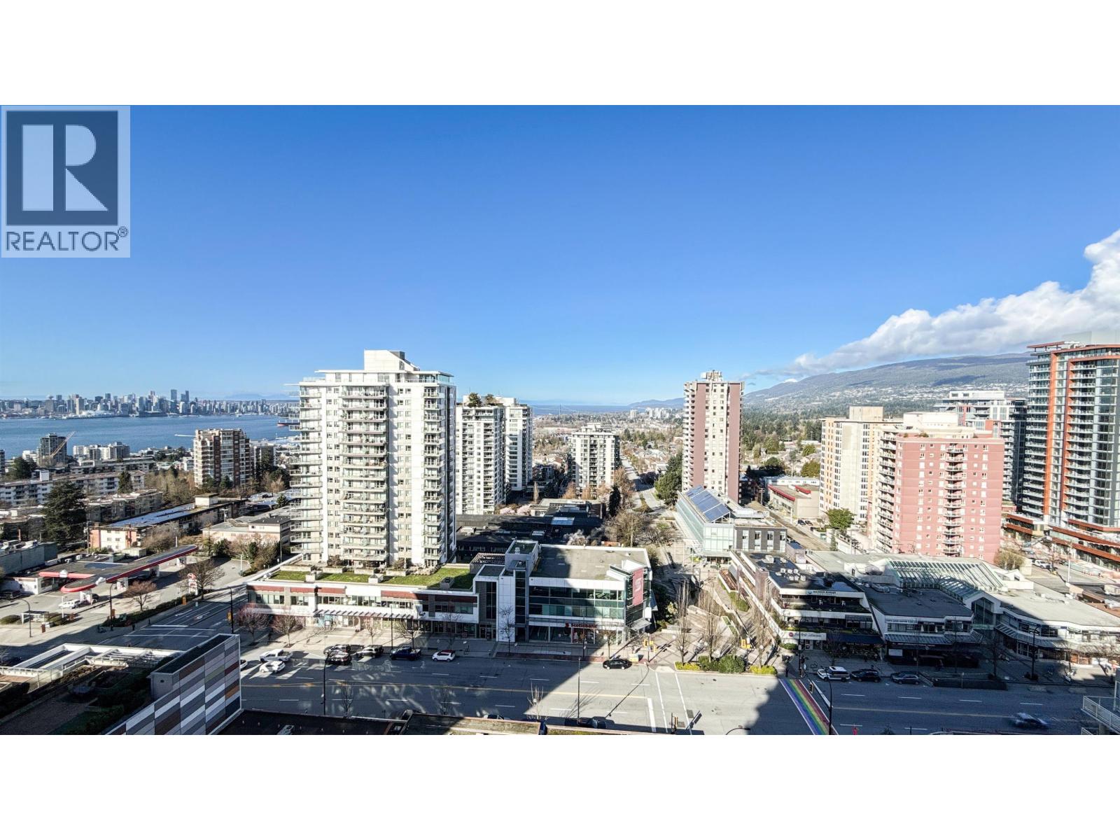 1607 125 E 14TH STREET, North Vancouver