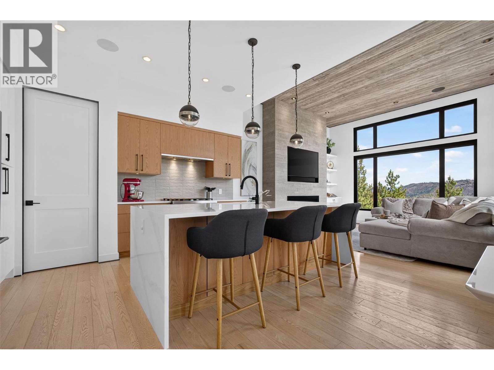  2509 Tallus Heights Drive, West Kelowna