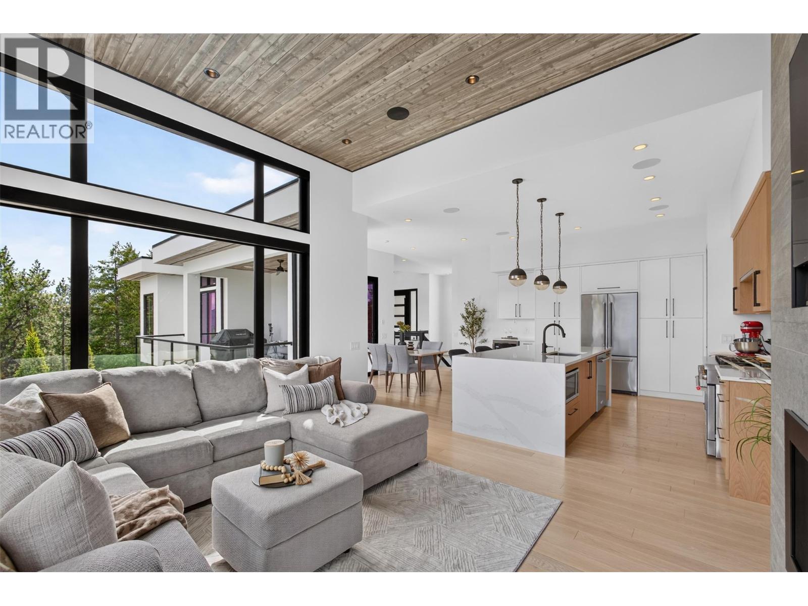  2509 Tallus Heights Drive, West Kelowna