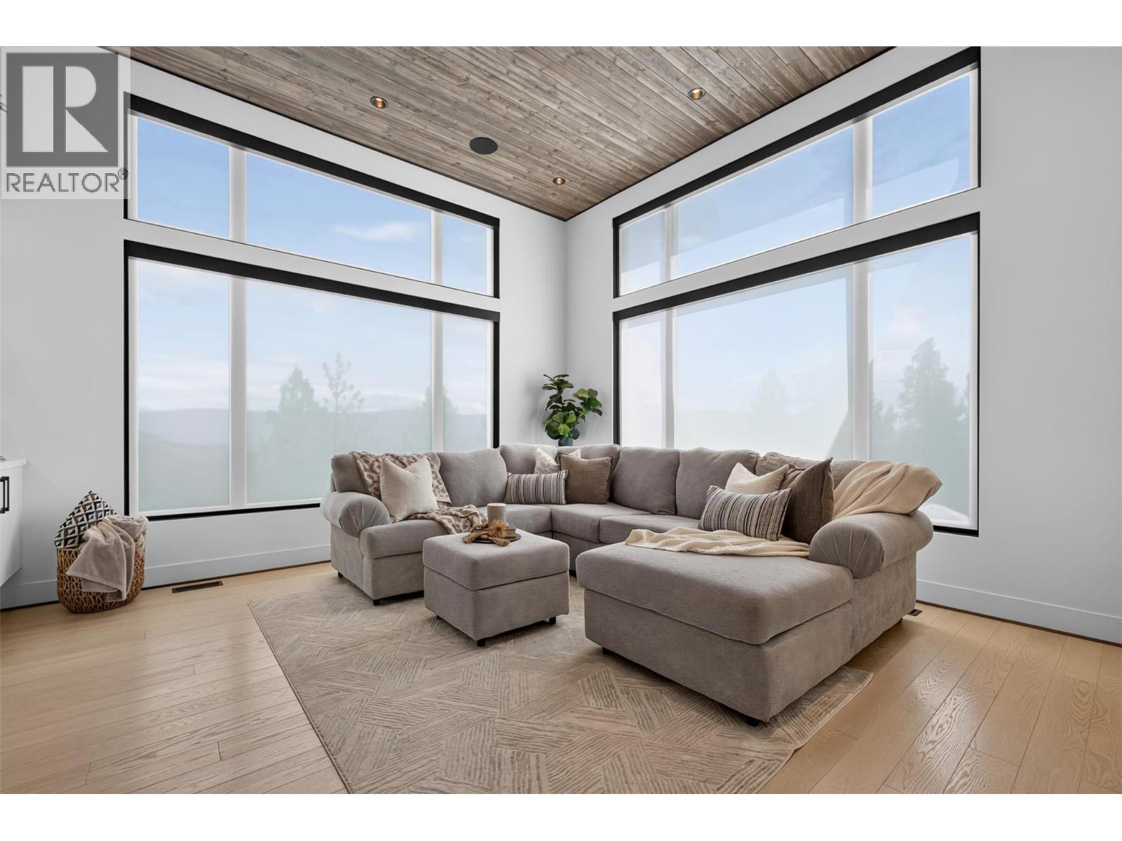  2509 Tallus Heights Drive, West Kelowna
