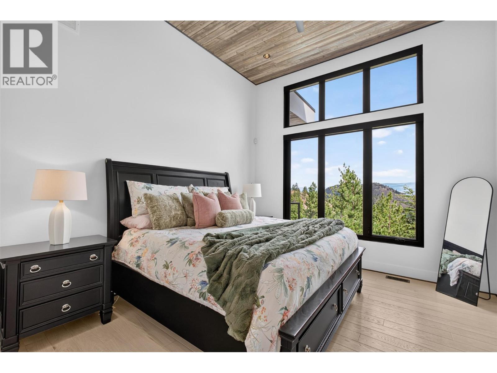  2509 Tallus Heights Drive, West Kelowna