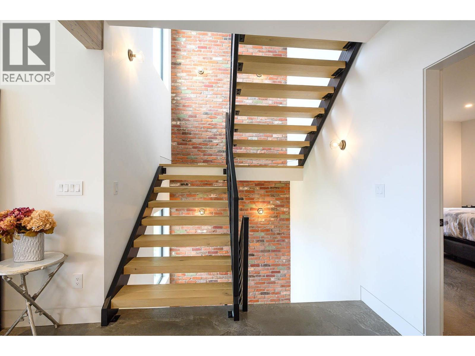 887 Fernie Road - 19
