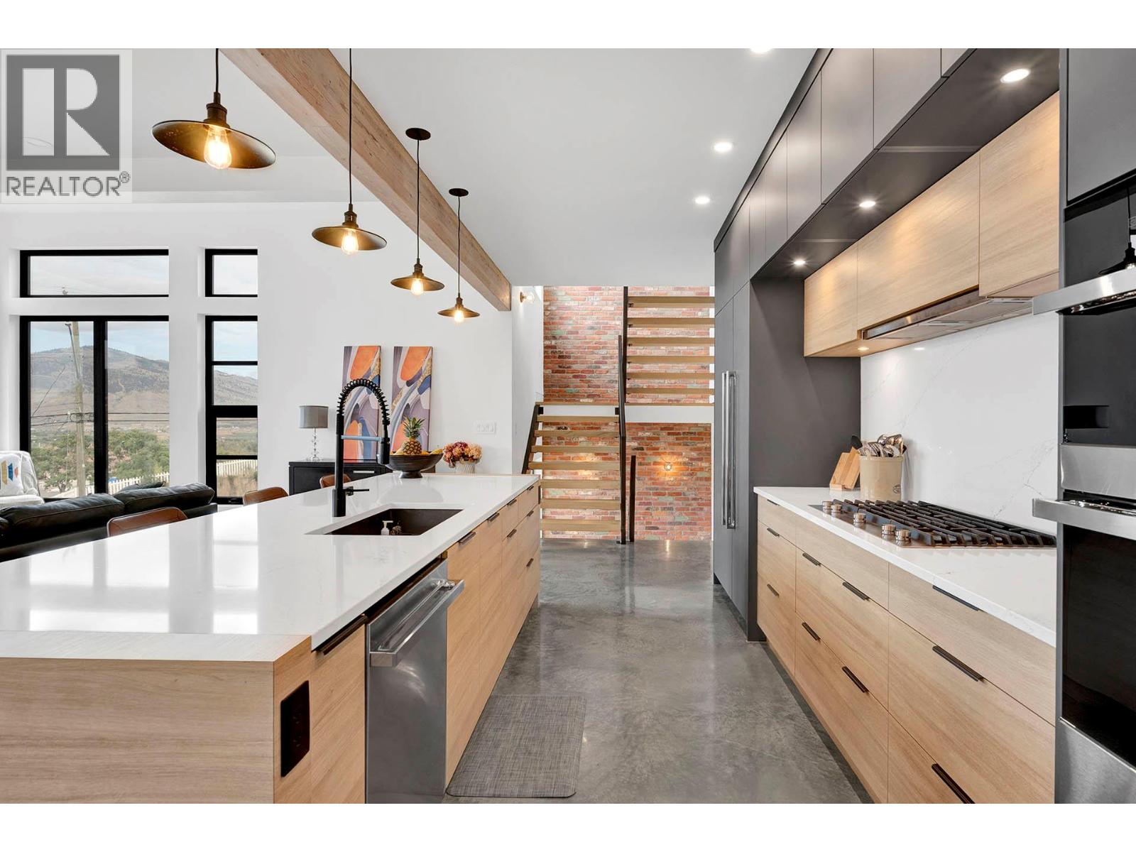887 Fernie Road - 4