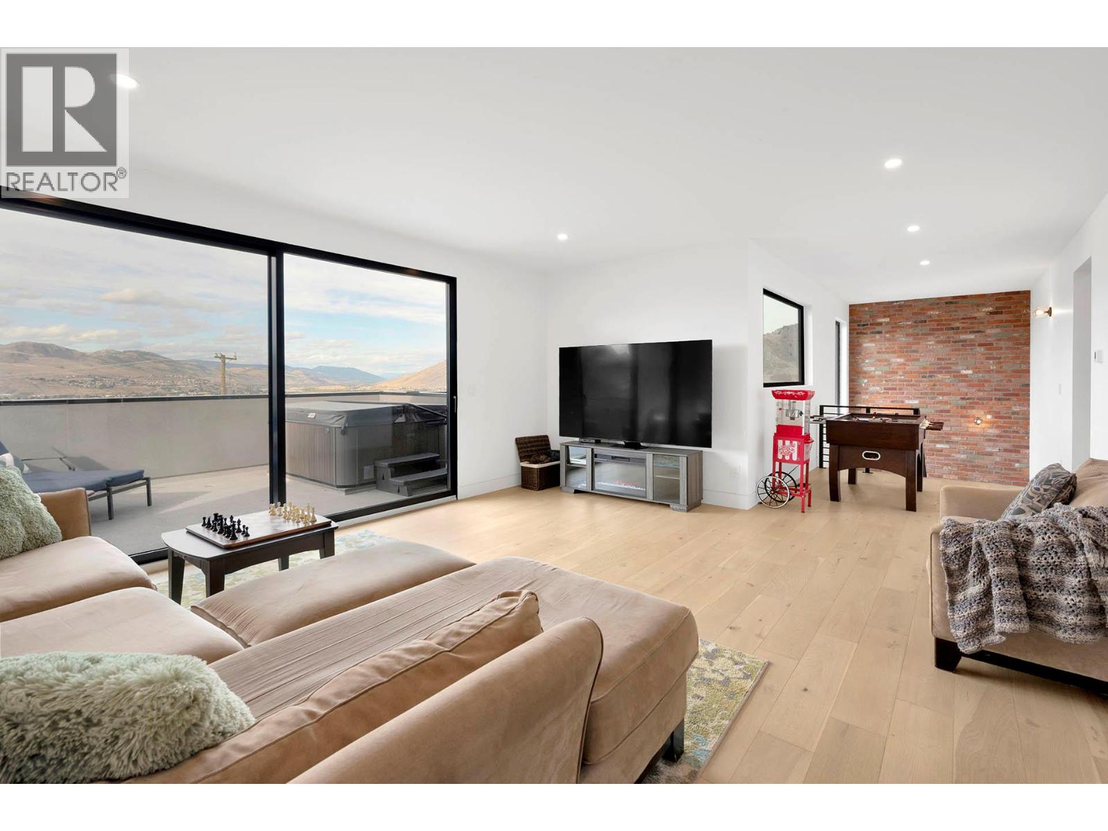 887 Fernie Road - 21