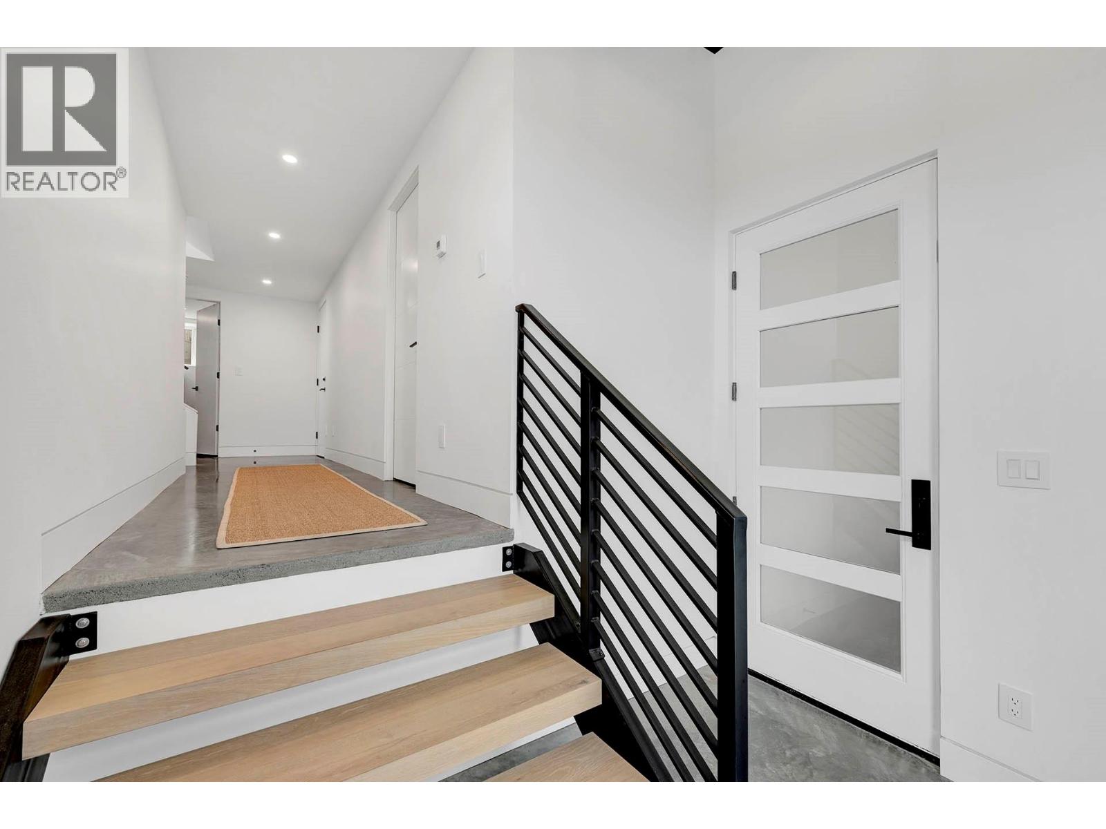 887 Fernie Road - 29
