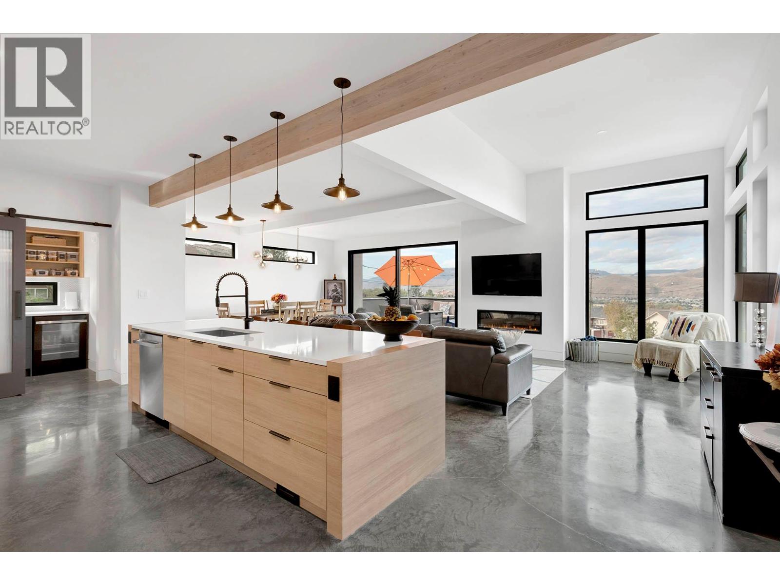 887 Fernie Road - 48
