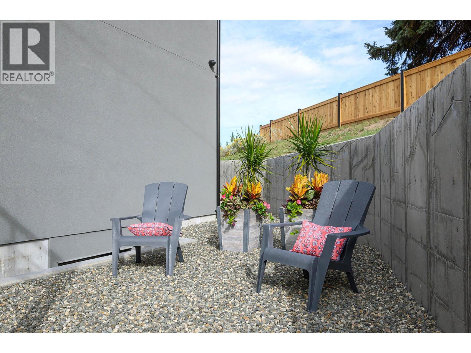 887 Fernie Road - 34