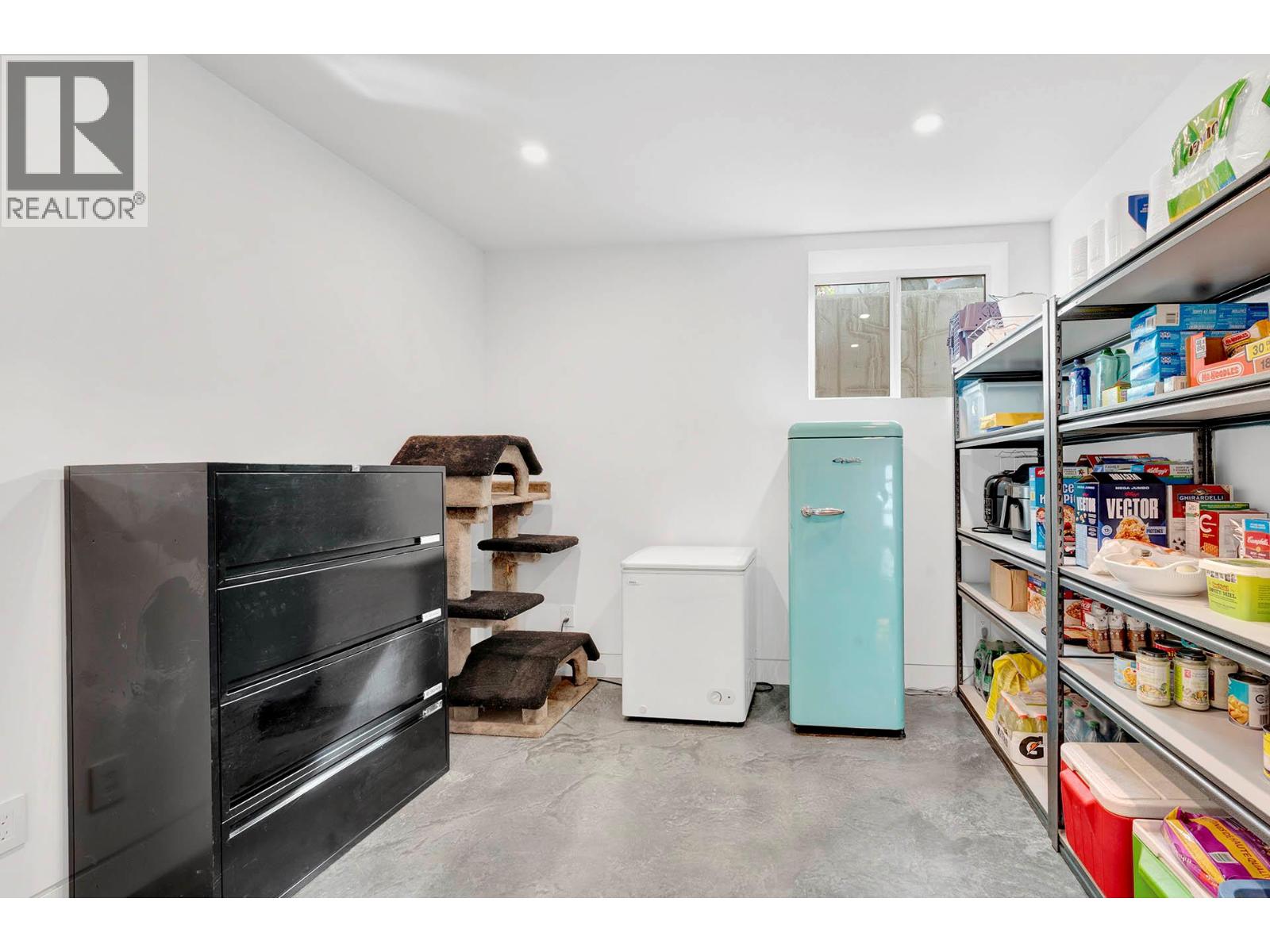 887 Fernie Road - 41