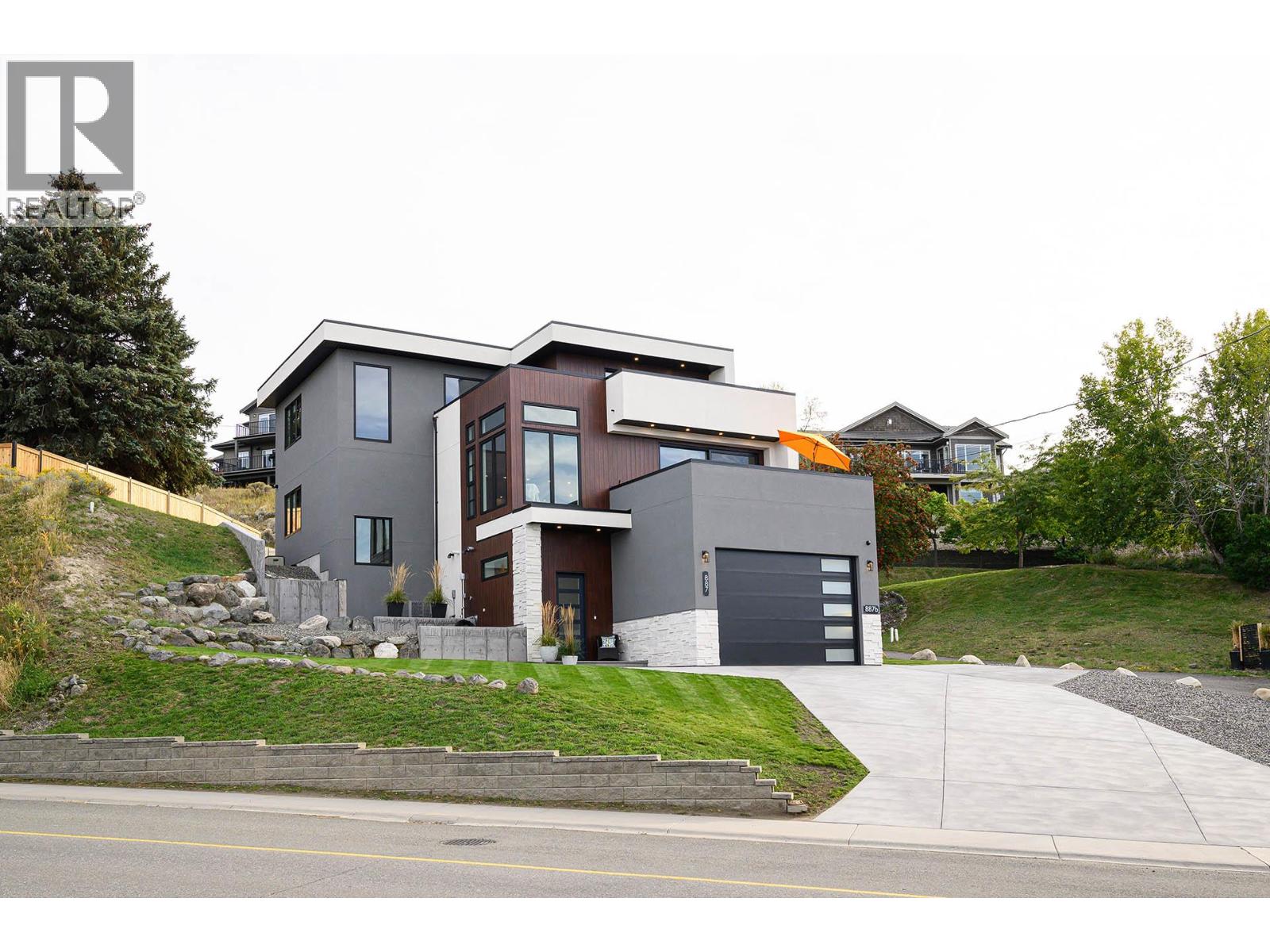 887 Fernie Road - 1