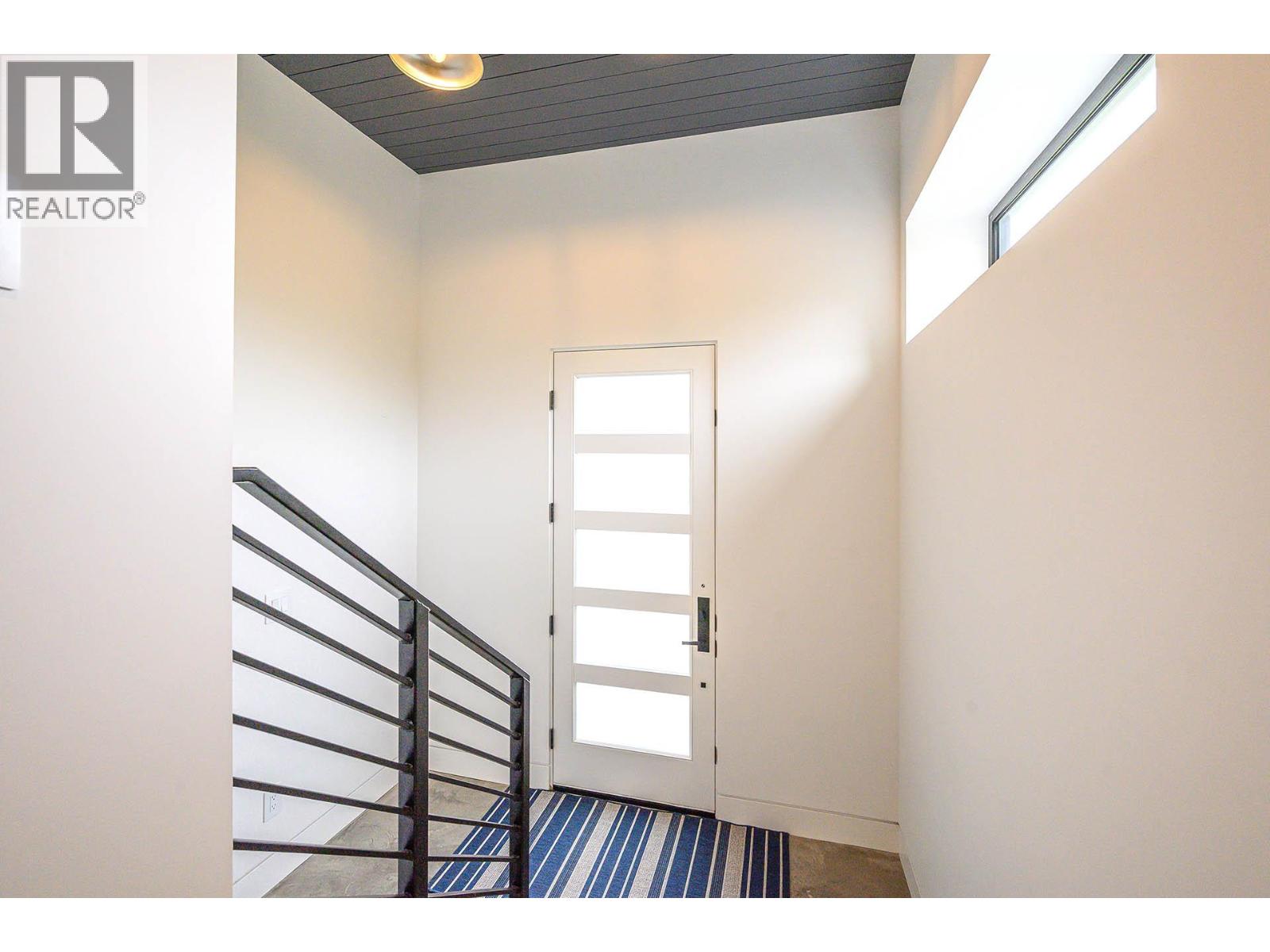 887 Fernie Road - 44
