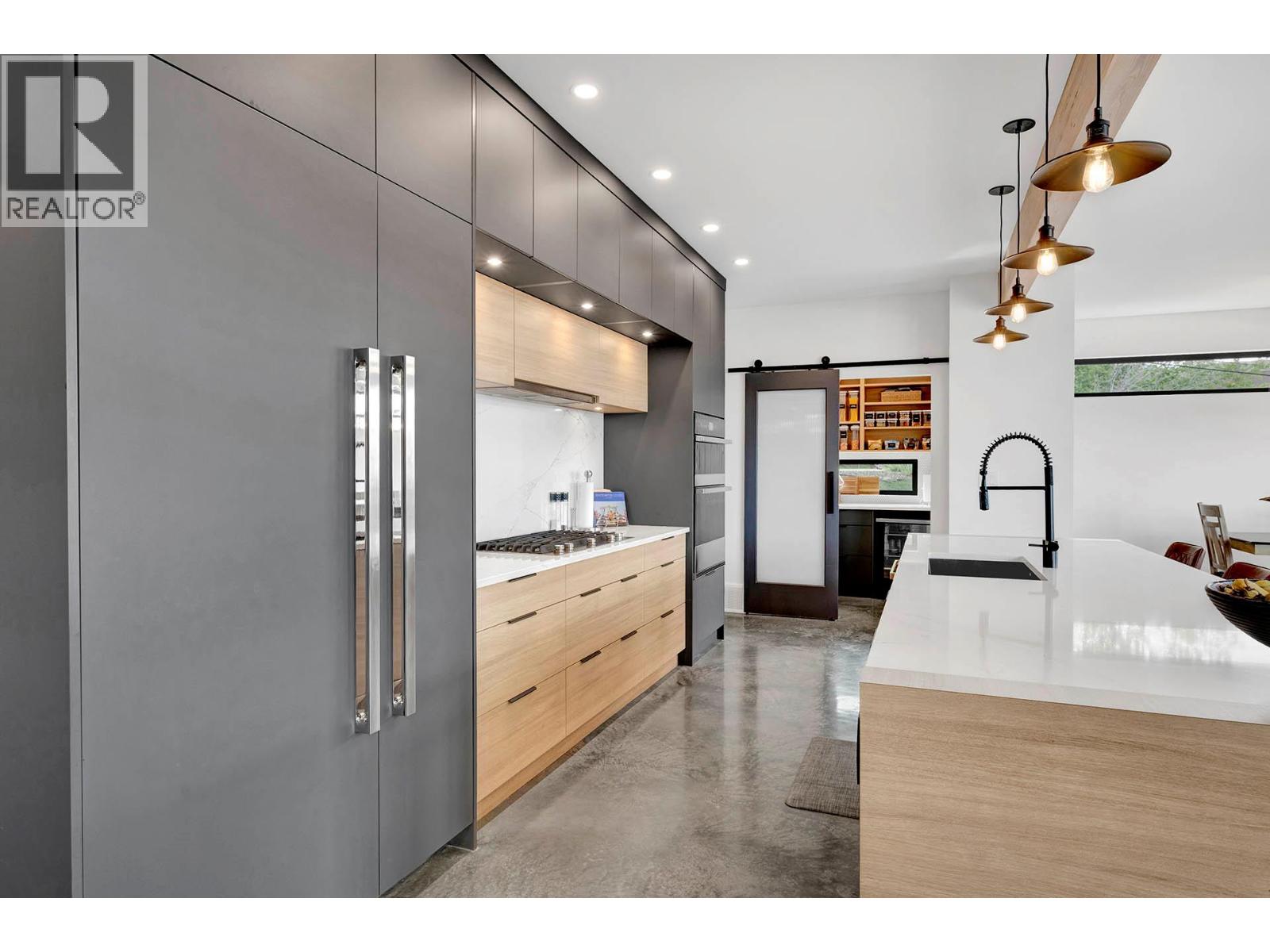 887 Fernie Road - 49