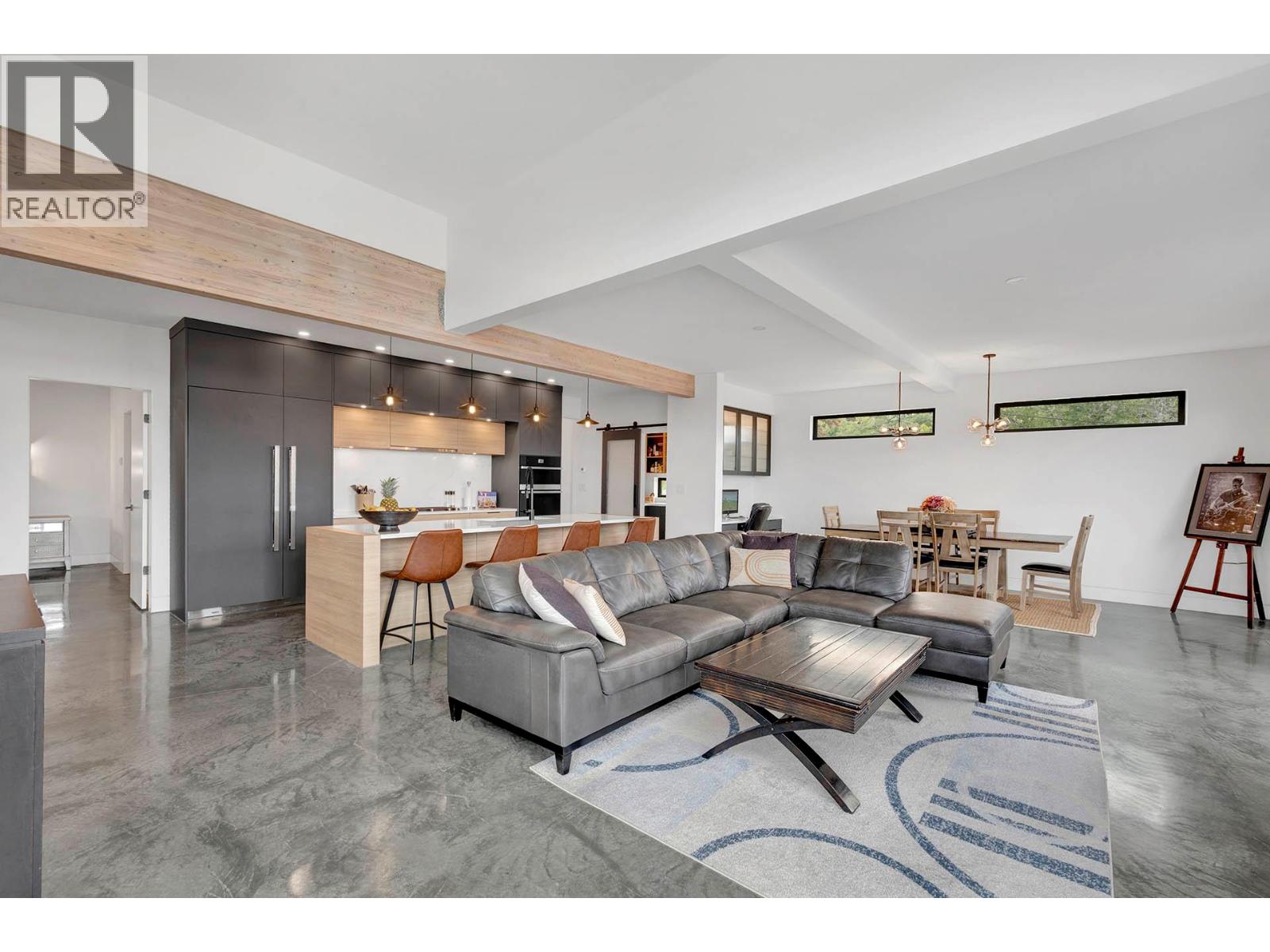 887 Fernie Road - 55
