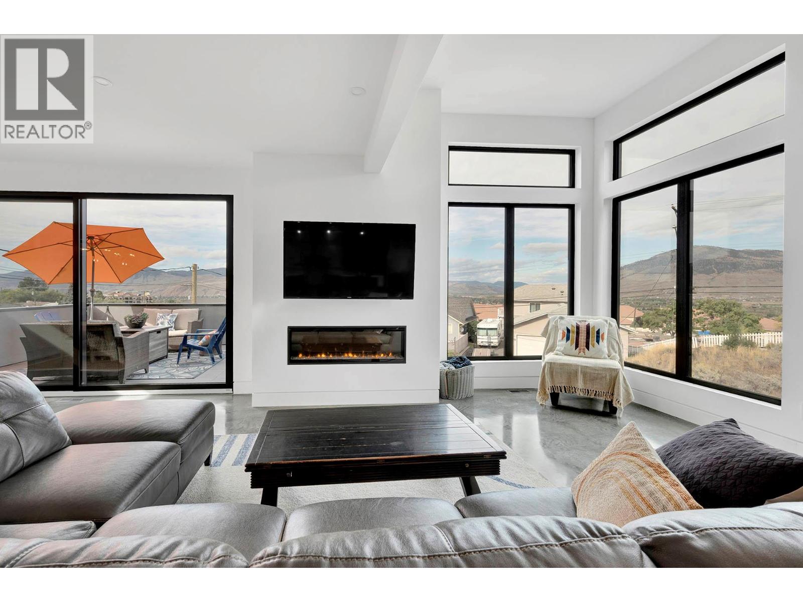 887 Fernie Road - 57